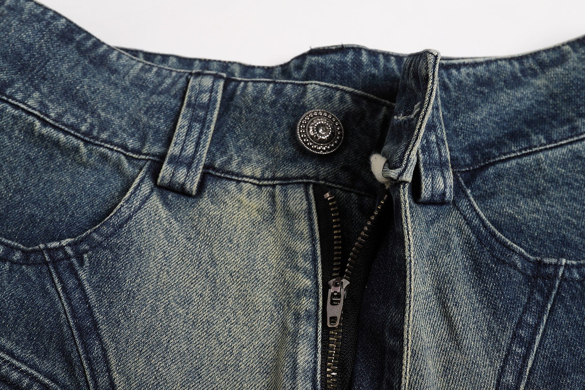 FAYCHUI Gradient Washed Lace-Up Pocket Jeans