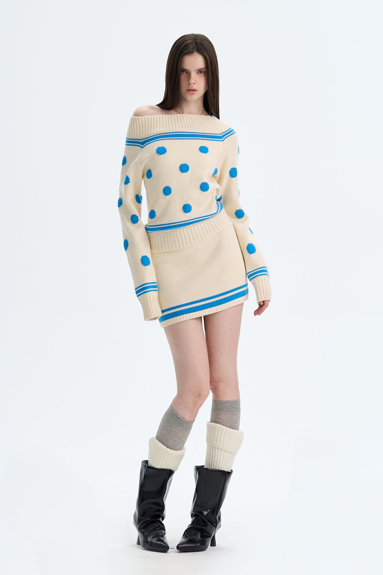 THE NEVERMORE Contrast Polka Dot Off-Shoulder Sweater