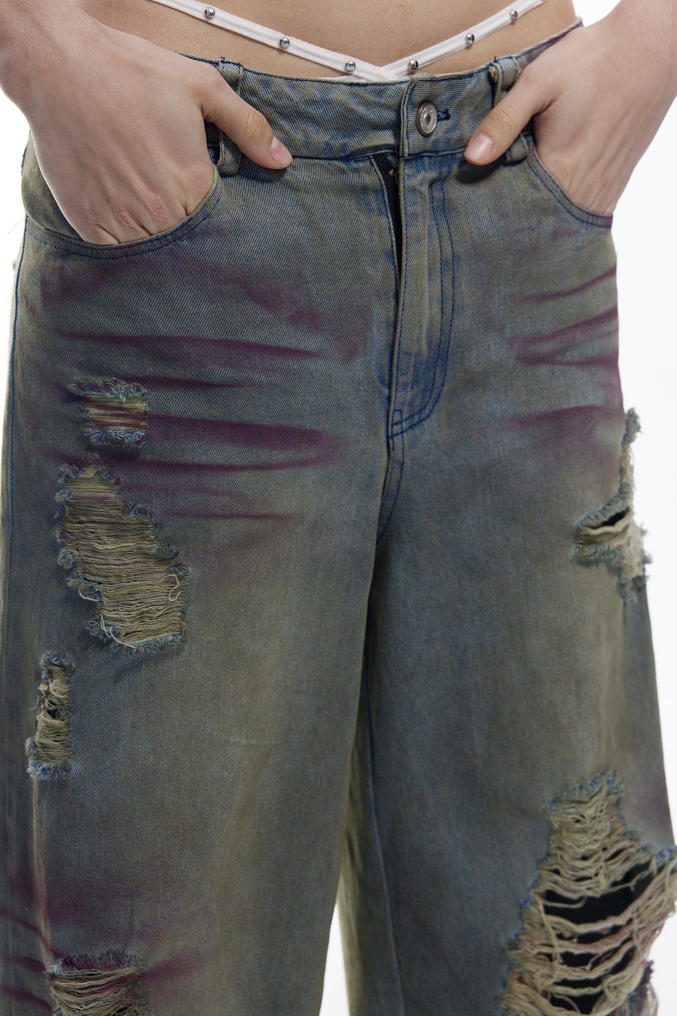 EMOHA Dirty Wash Distressed Spray Jeans