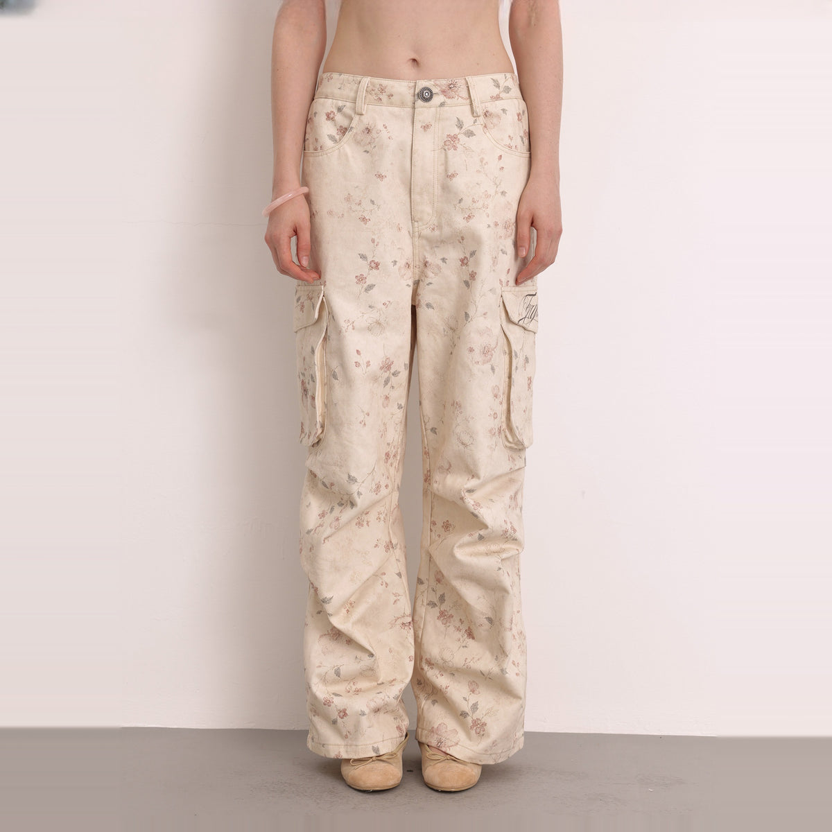 FAYCHUI Full-Print Floral Low-Rise Cargo Straight-Leg Pants — square · front