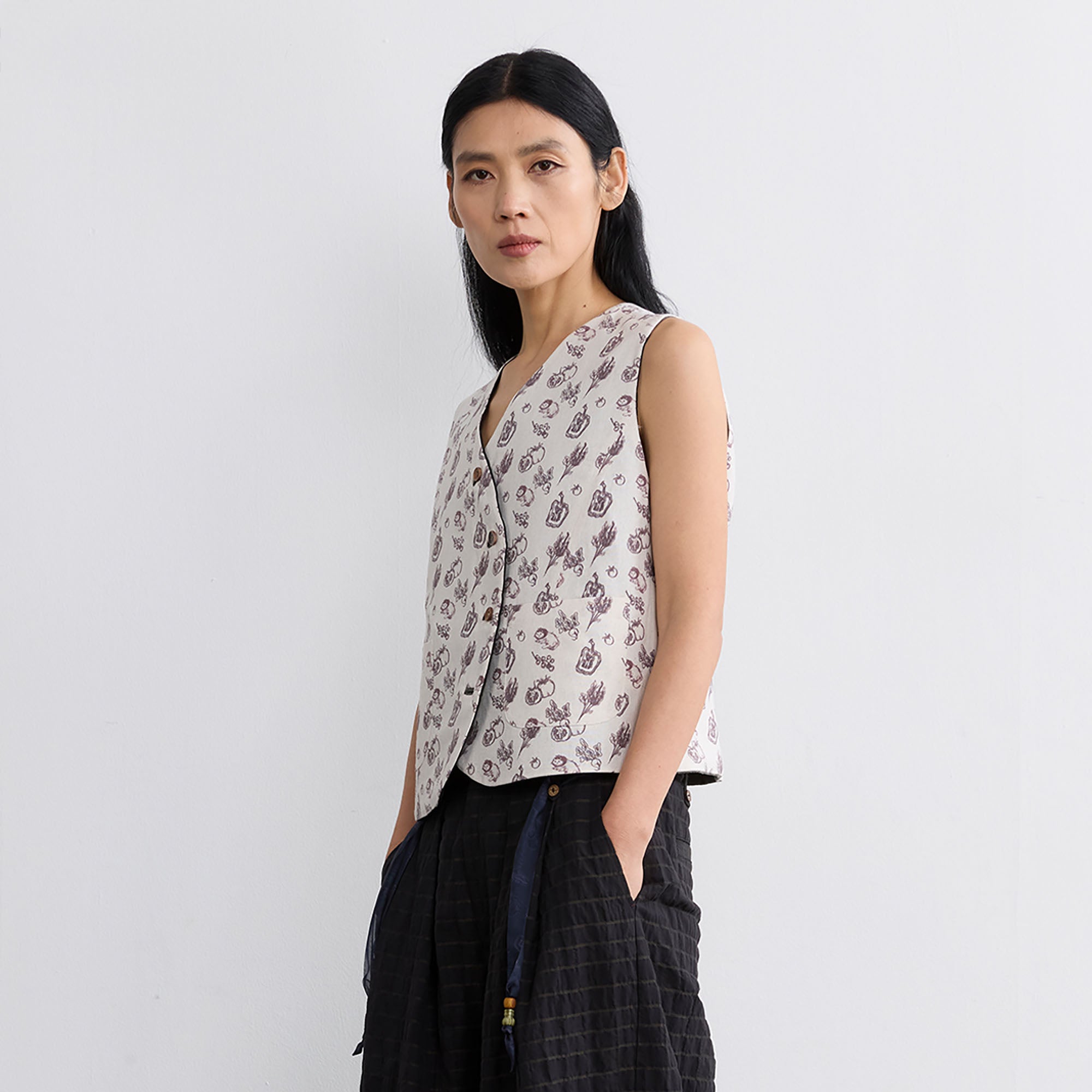 NOESE Reversible Plaid Full-Print Curved Front V-Neck Vest