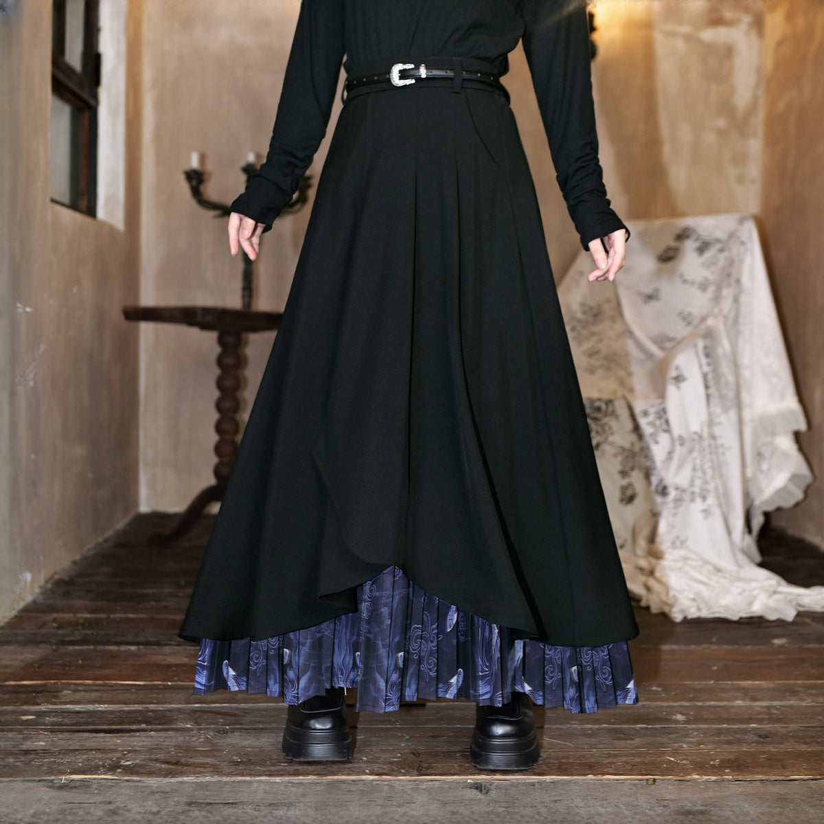 GUGUAI Spliced Pleated Graphic Maxi Skirt — square · front · Iridescent Pleated Skirt