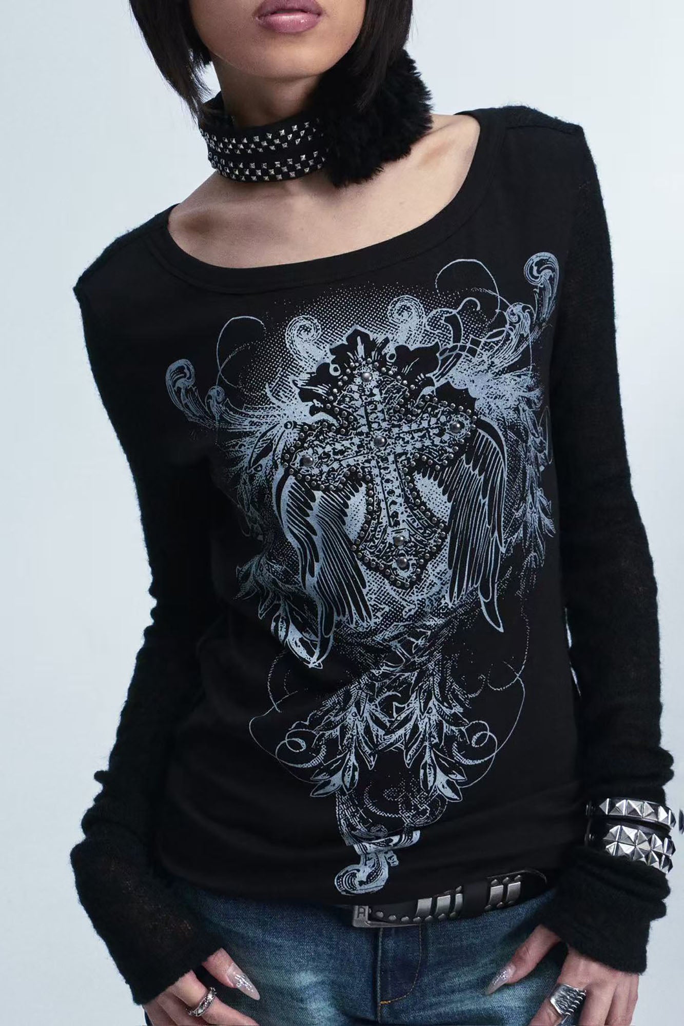 NONAME SPACE Rivet Contrast Graphic Long-Sleeve Tee