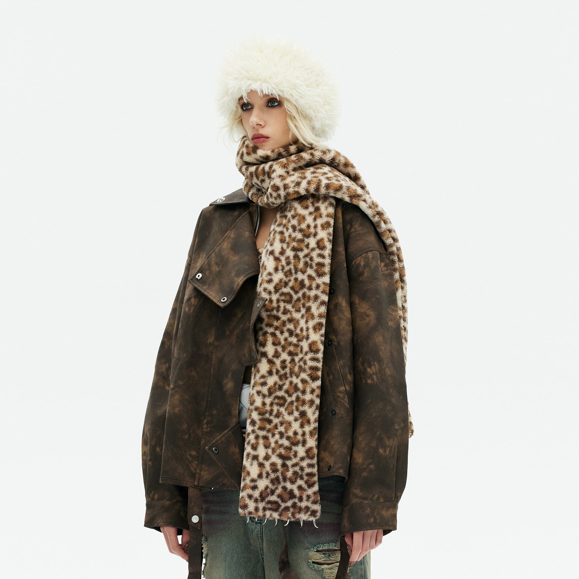 EMOHA Fuzzy Leopard Claw Scarf