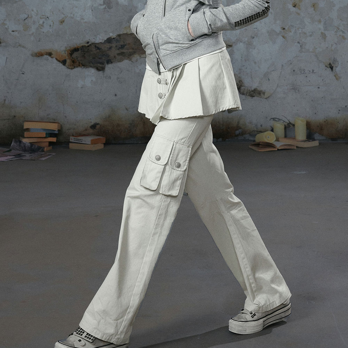 CESTNOUS Retro Washed Pleated Spliced Straight-Leg Pants — square · side · Rice Grey