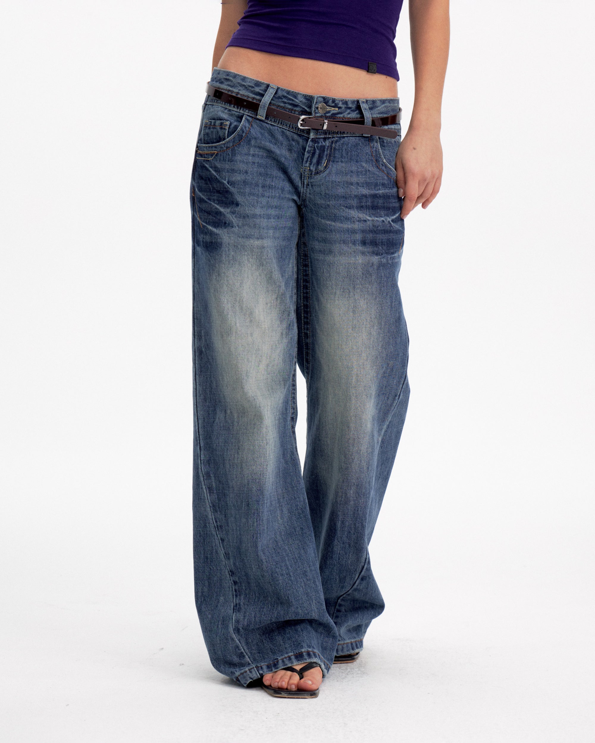 10AMSOTIIIIIIRED Retro Whiskered Low-Rise Straight Jeans