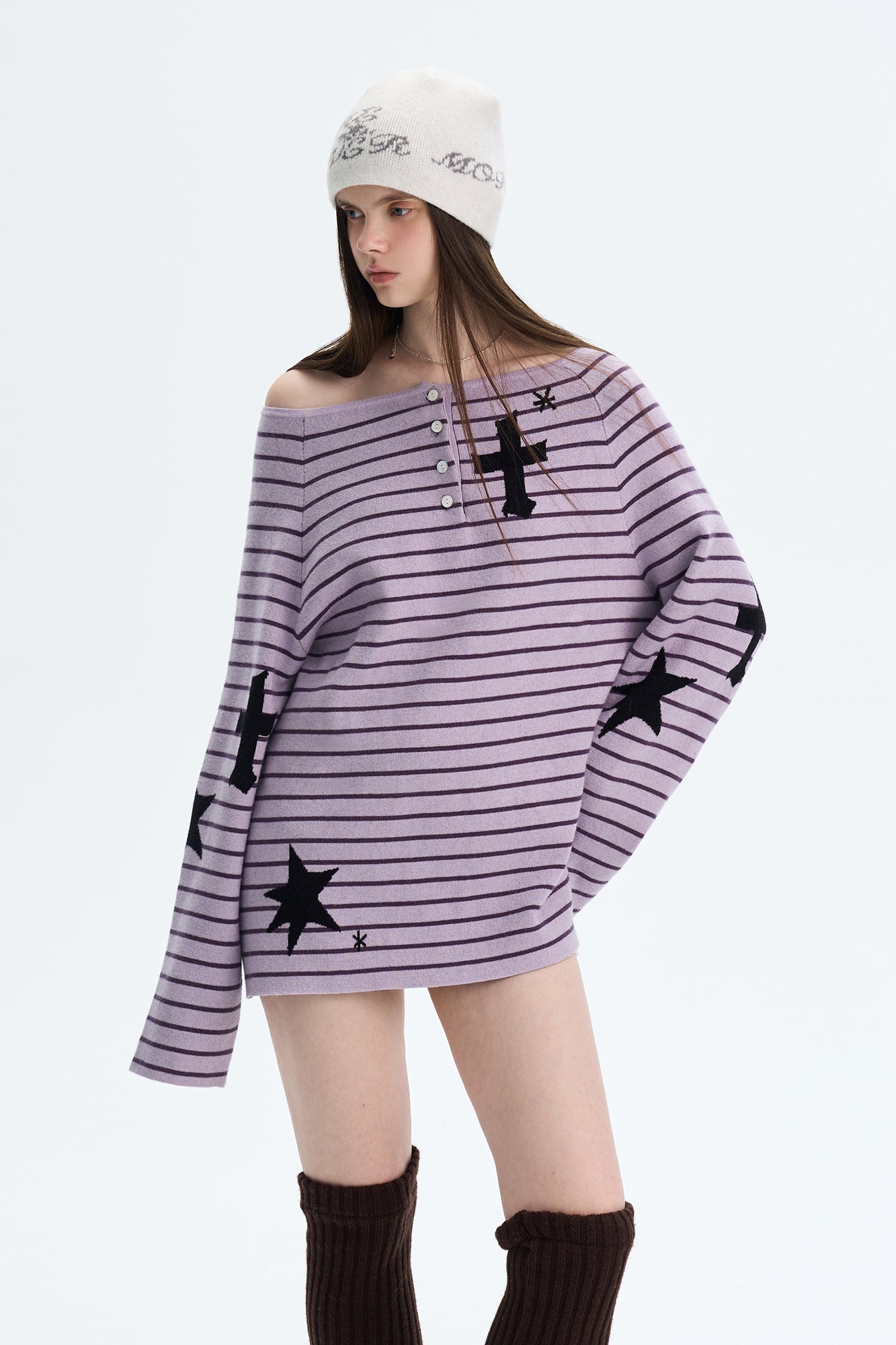 THE NEVERMORE Essential LOGO Graphic Beanie