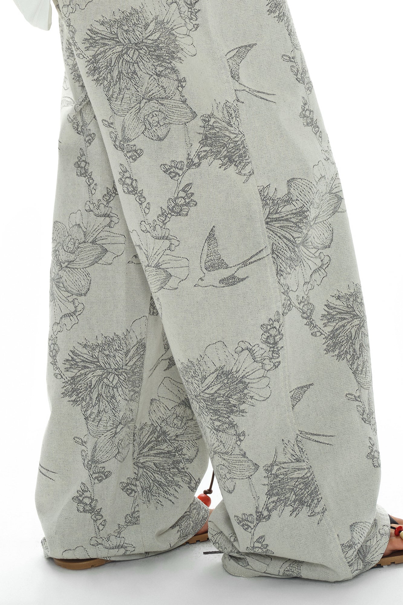 OINIMI Full-Print Botanical Sketch Wide-Leg Jeans