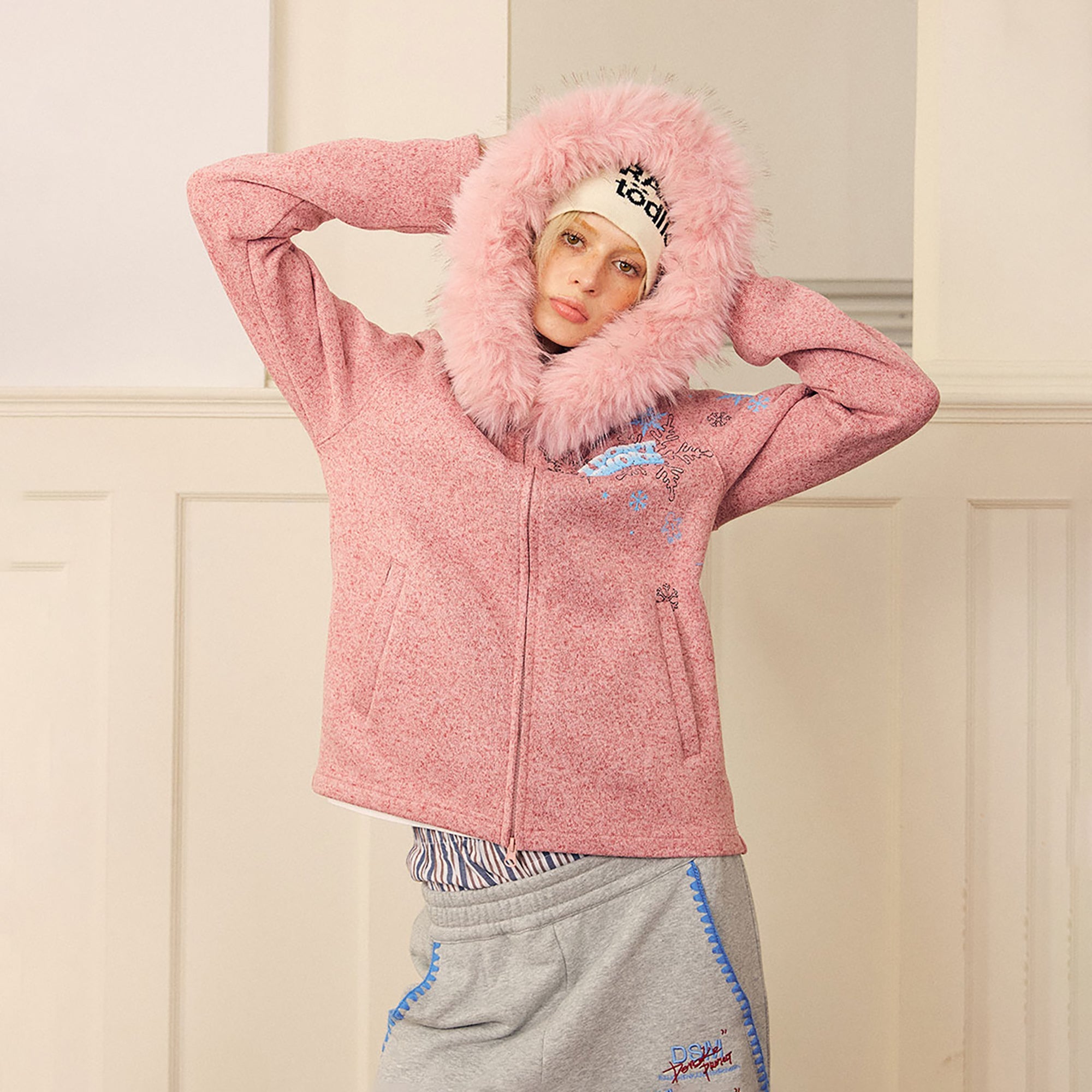 DONSMOKE Snowflake Embroidered Fleece-Lined Zip-Up Hoodie