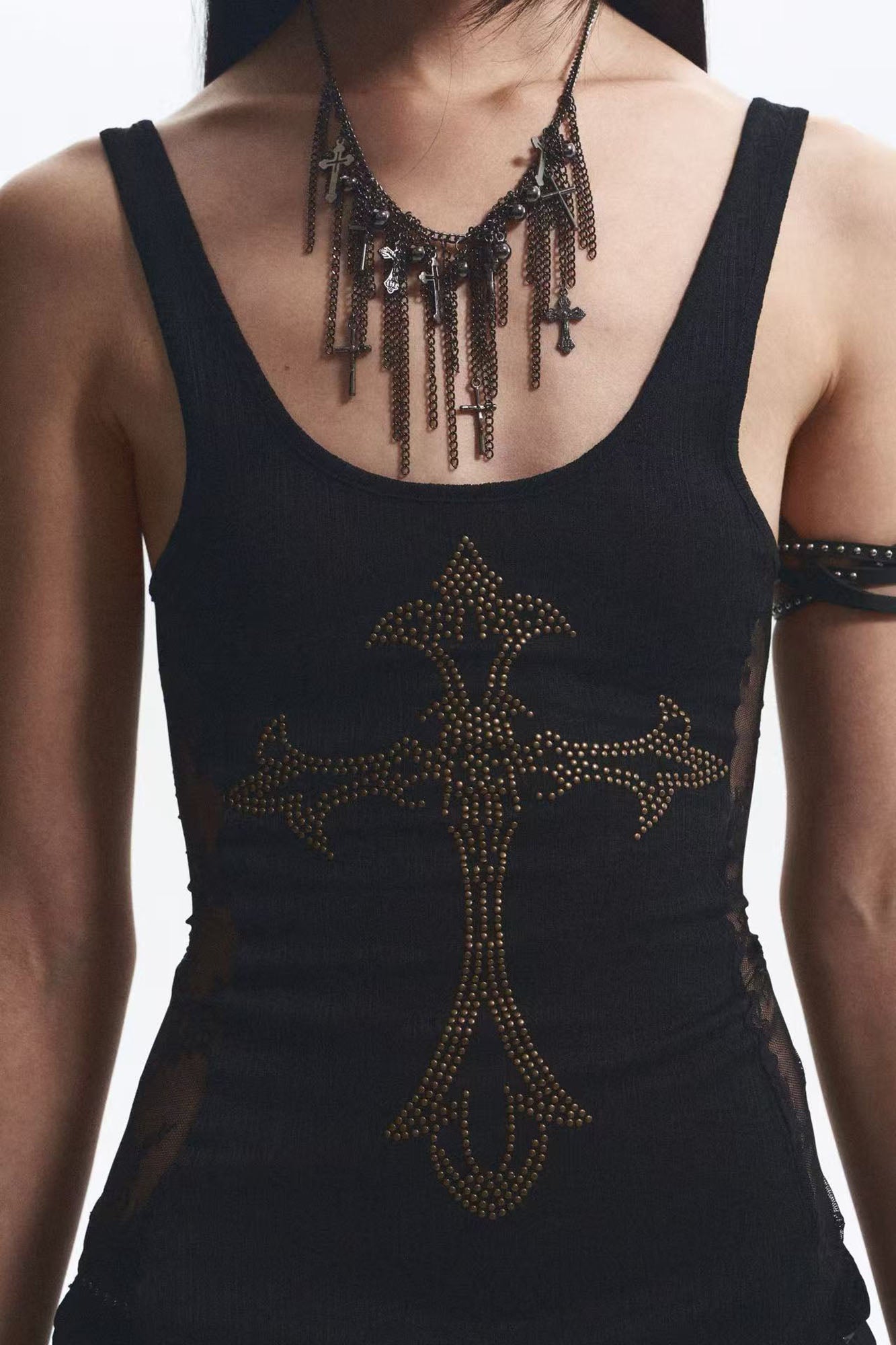 NONAME SPACE Diamond Cross Lace Panel Tank Top