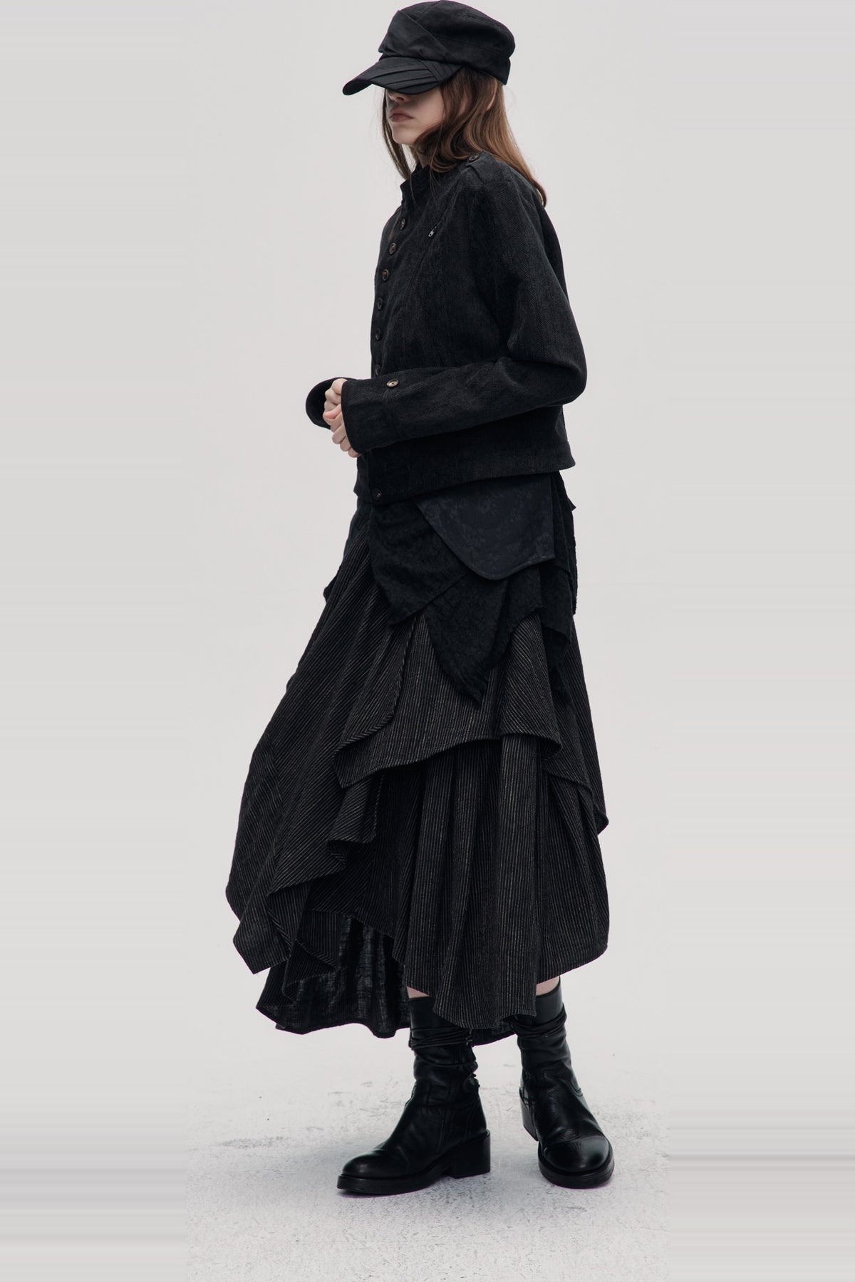 ILNya Nieternite Nifutur Napoleon Collar Slim Short Jacket — full body