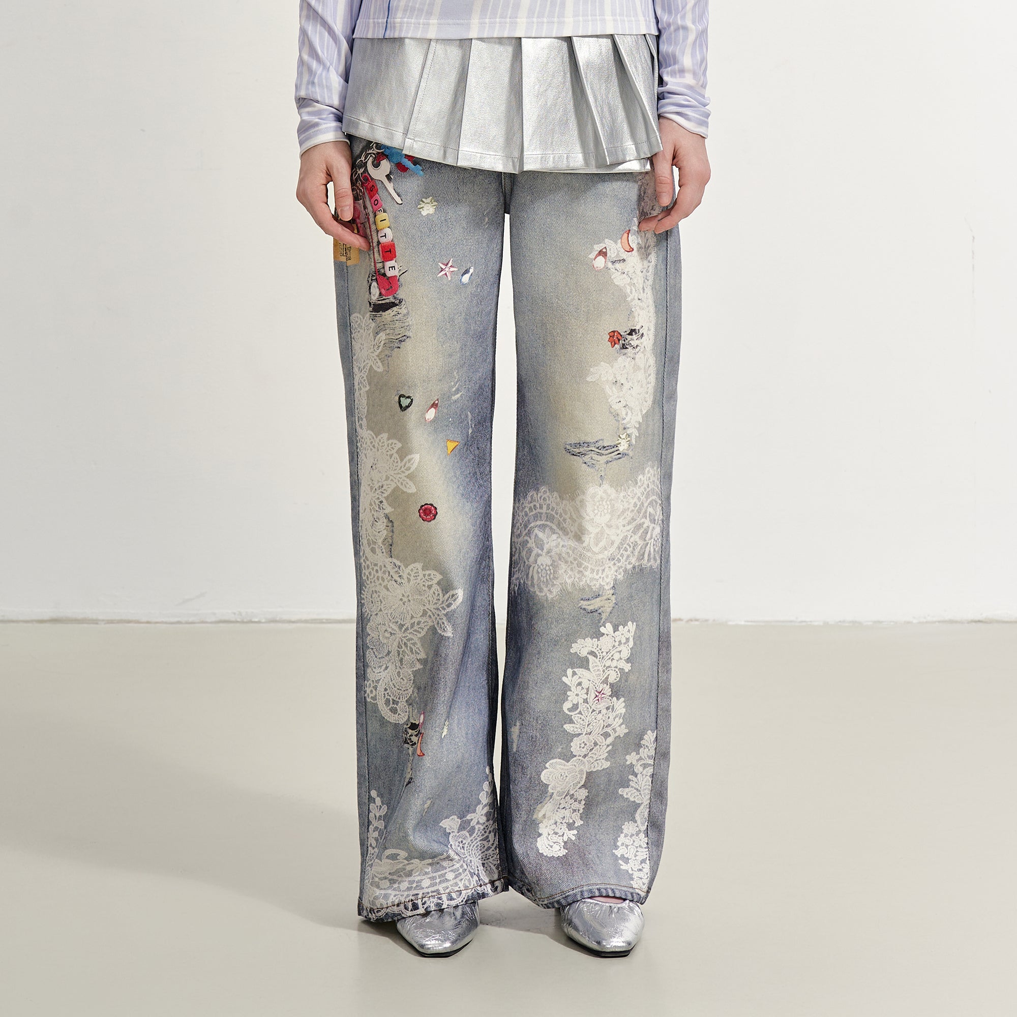 SOFITTE Charm & Lace Graphic Wide-Leg Jeans