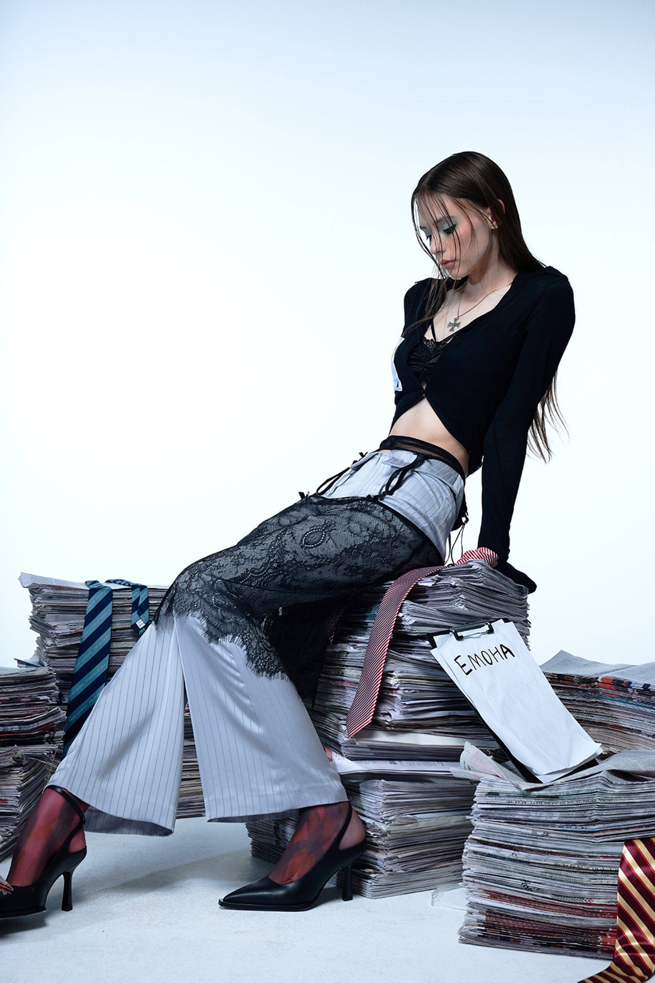 EMOHA Graphic Patch Sheer Cinched Longline Shirt