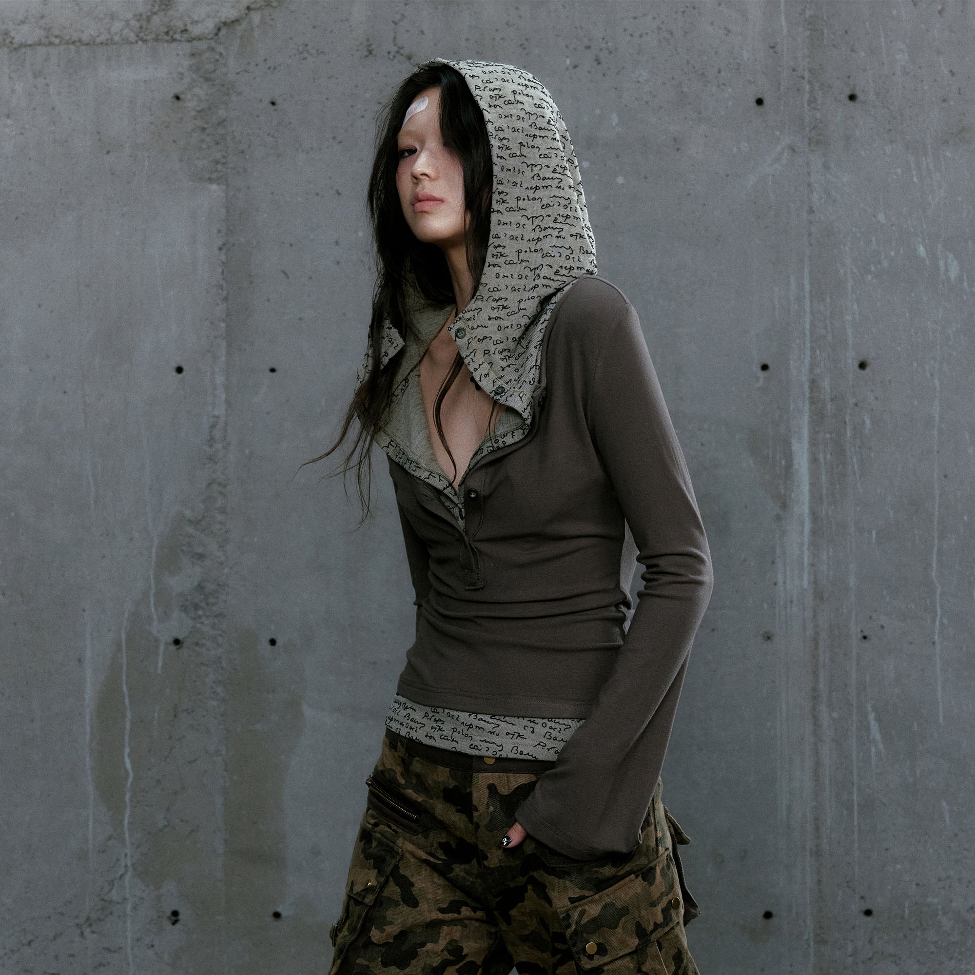 CESTNOUS Faux-Layered Half-Button Hooded Top