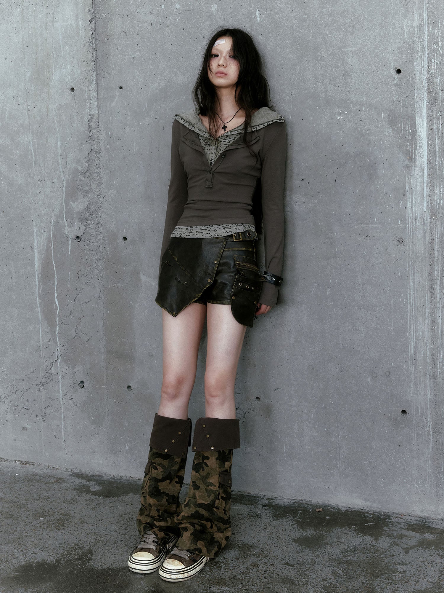 CESTNOUS Faux-Layered Half-Button Hooded Top