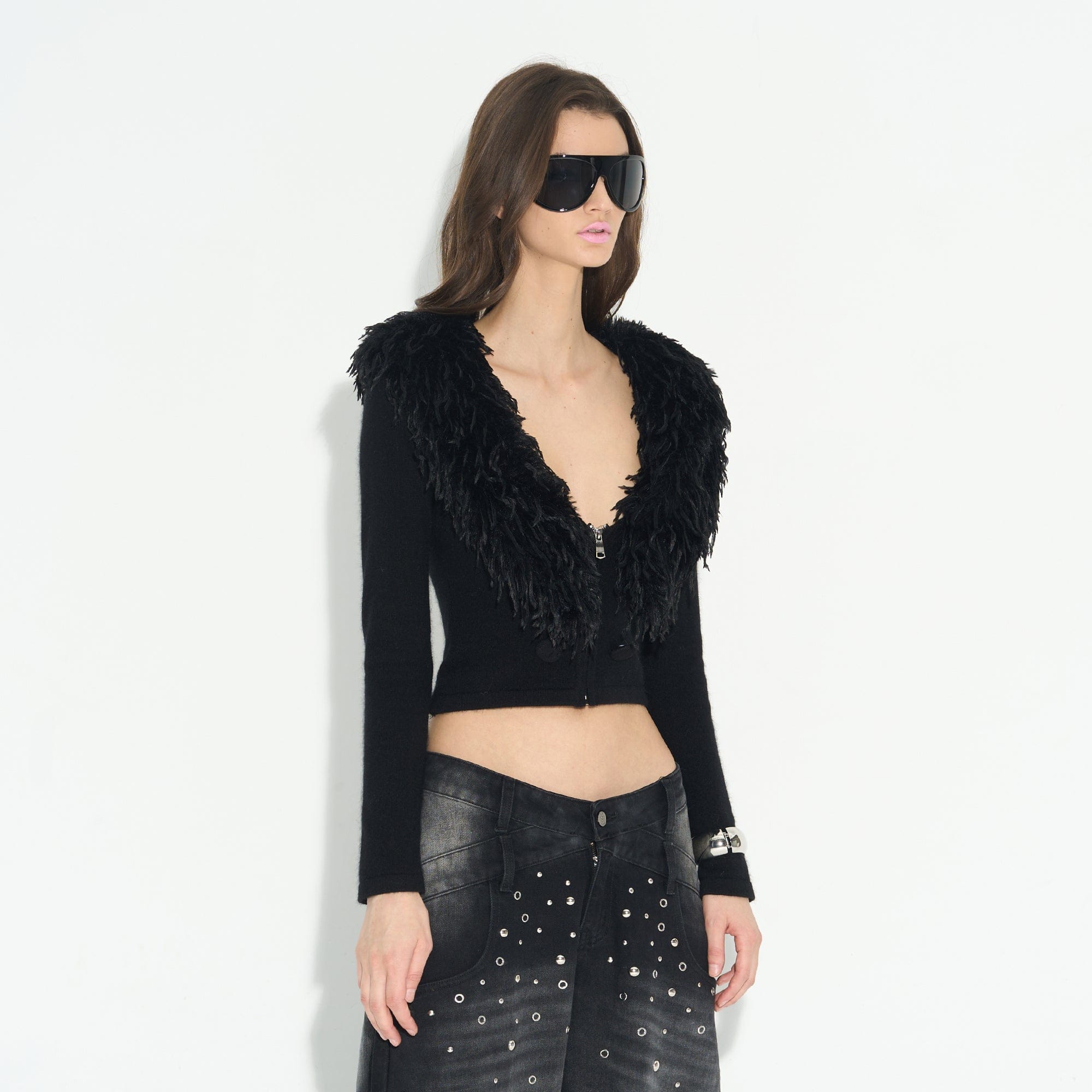 NEVER OFFEND L ANGEL Deep-V Shaggy Trim Zip-Up Cropped Cardigan