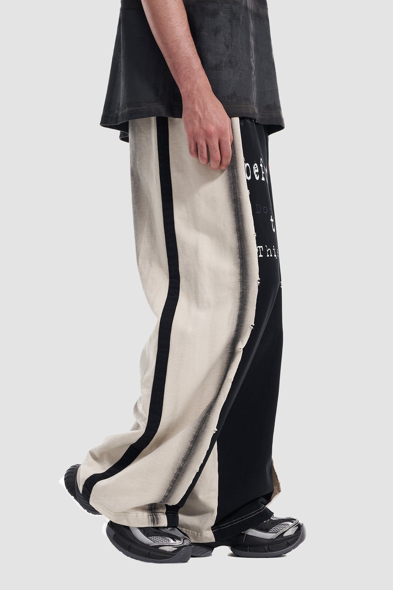 VANN VALRENCE Frayed Graphic Contrast Panel Sweatpants
