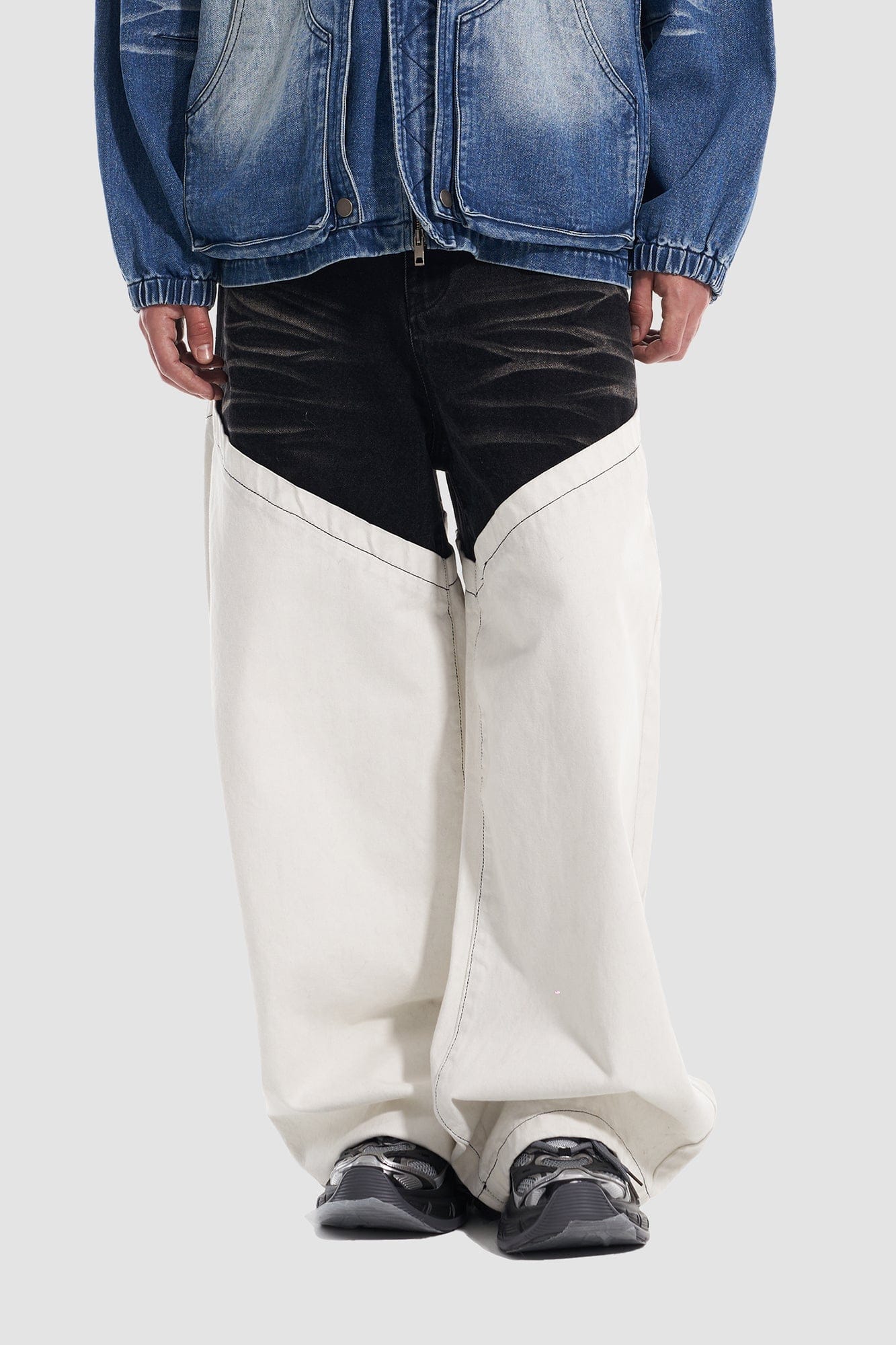 VANN VALRENCE Washed Contrast Panel Oversized Jeans