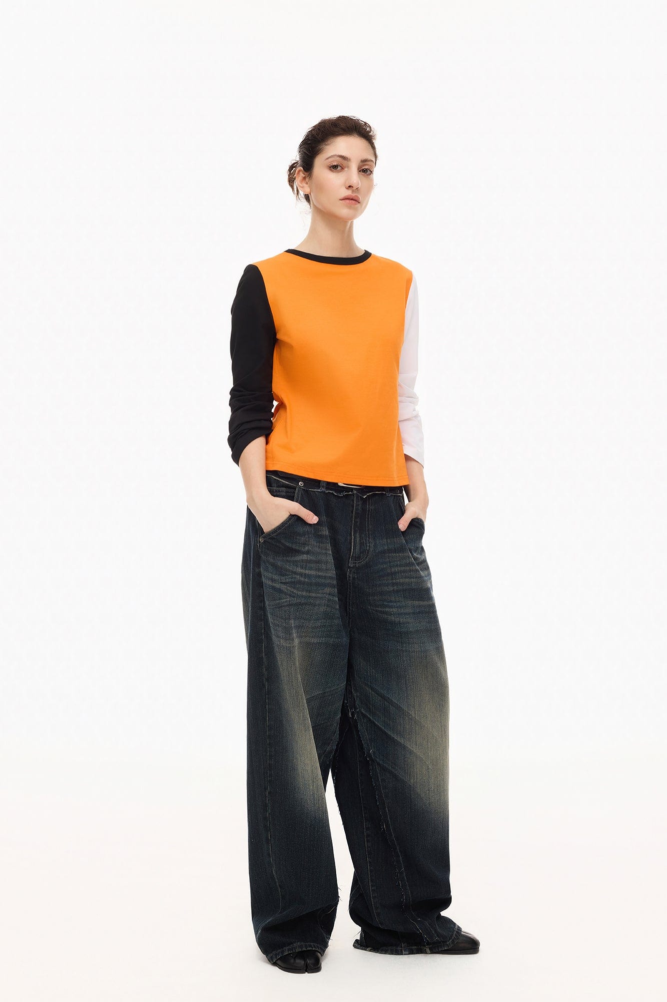 ARTIFICIAL WORLD Whiskered Washed Raw-Paneled Baggy Jeans