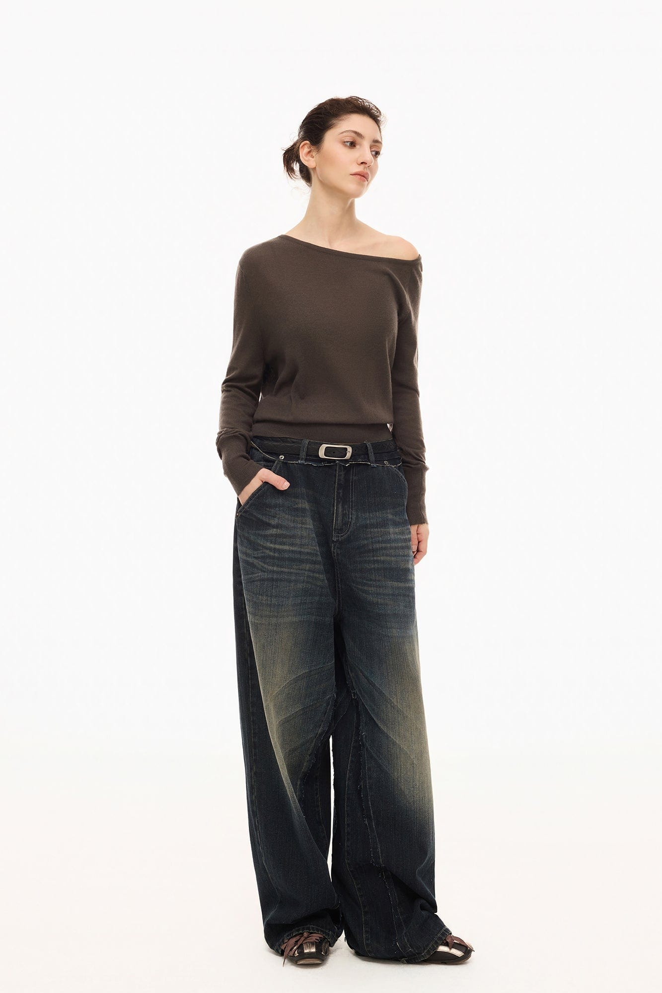ARTIFICIAL WORLD Whiskered Washed Raw-Paneled Baggy Jeans