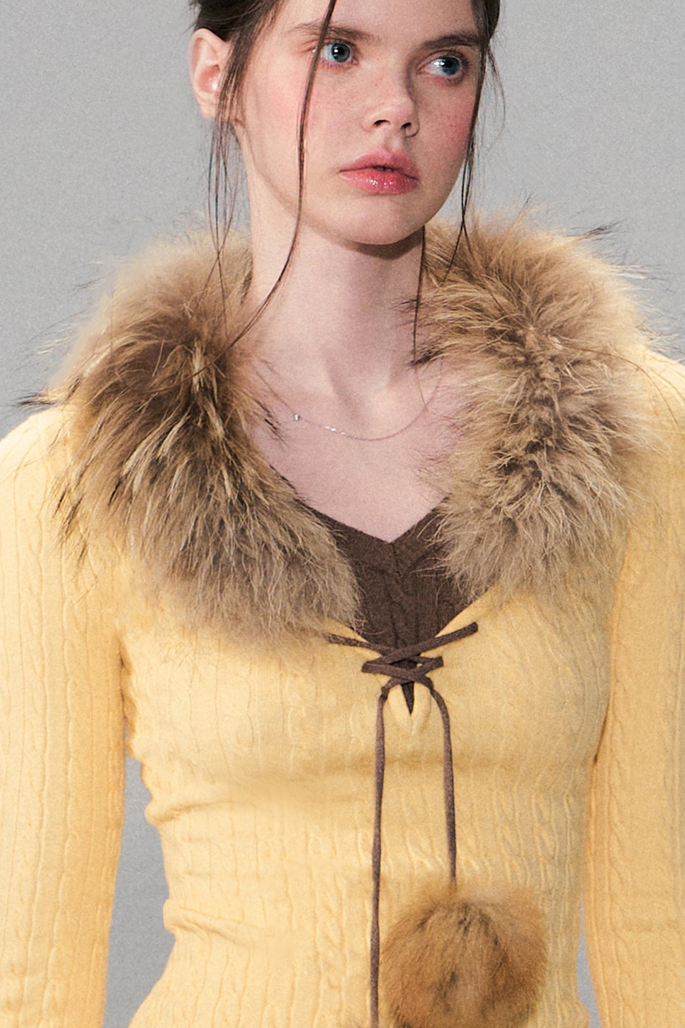 THE NEVERMORE Detachable Faux-Fur Collar Lace-Up Sweater