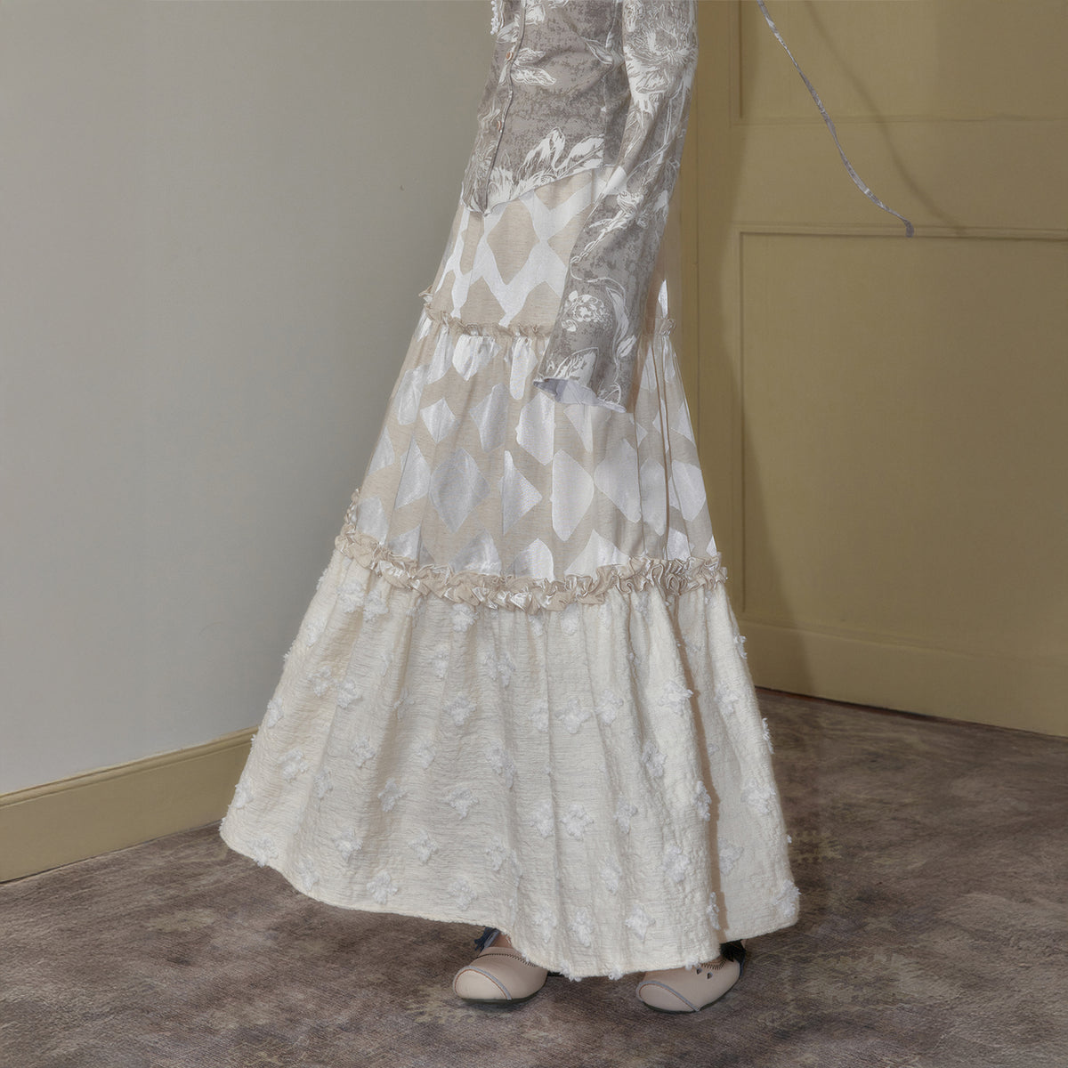 SENSELF Diamond Jacquard Tiered Maxi Skirt