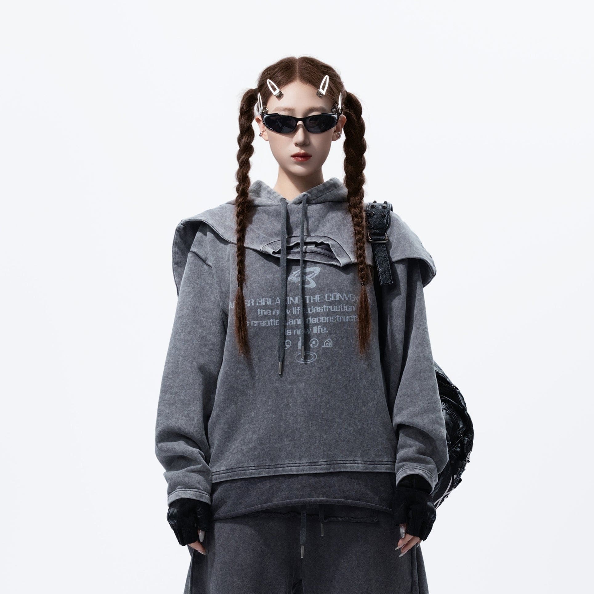 MOGONGSHE Washed Layered Shoulder-Paneled Hoodie