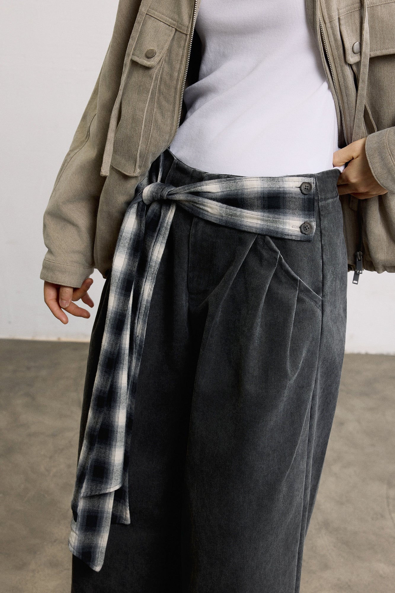 SAME FLOW Plaid Belt Pleated Wide-Leg Pants