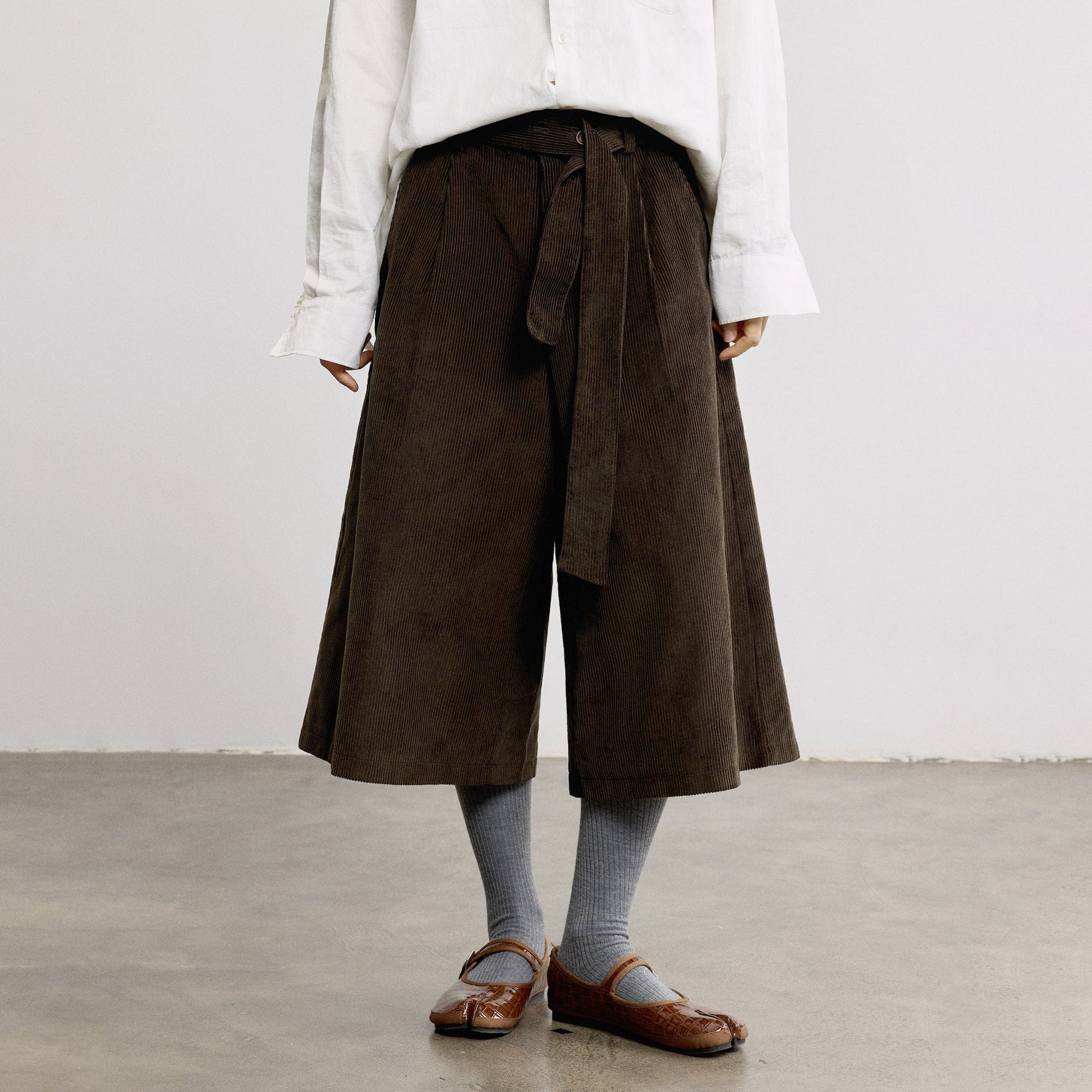 SAME FLOW Pleated Belted Corduroy Culotte Pants