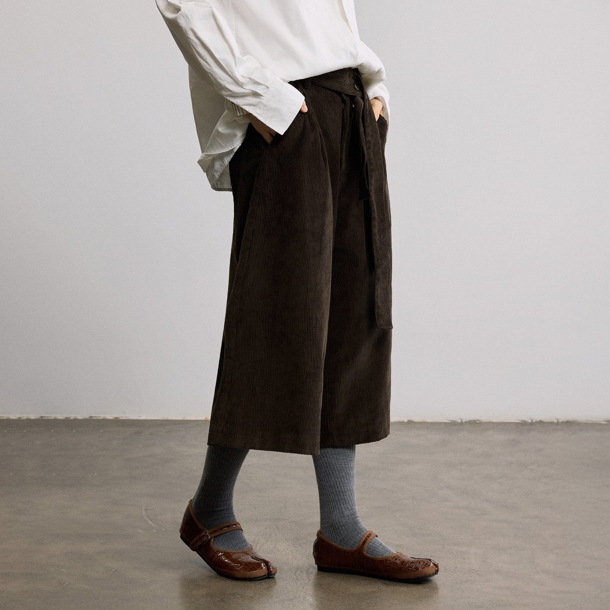 SAME FLOW Pleated Belted Corduroy Culotte Pants