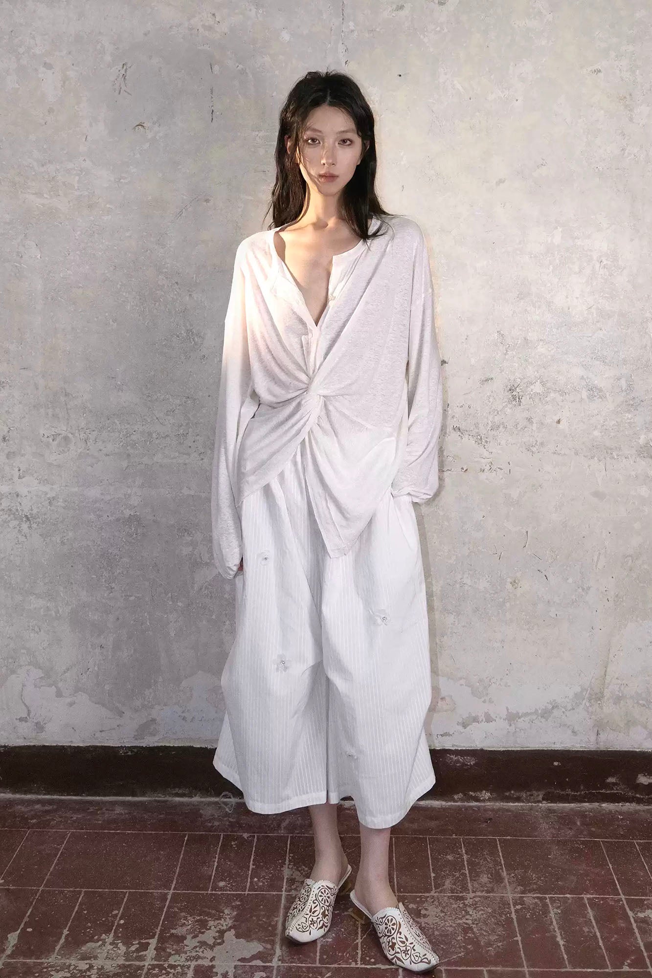WHYNOTDANCE Twist-Front Draped Linen-Blend Long-Sleeve Tee