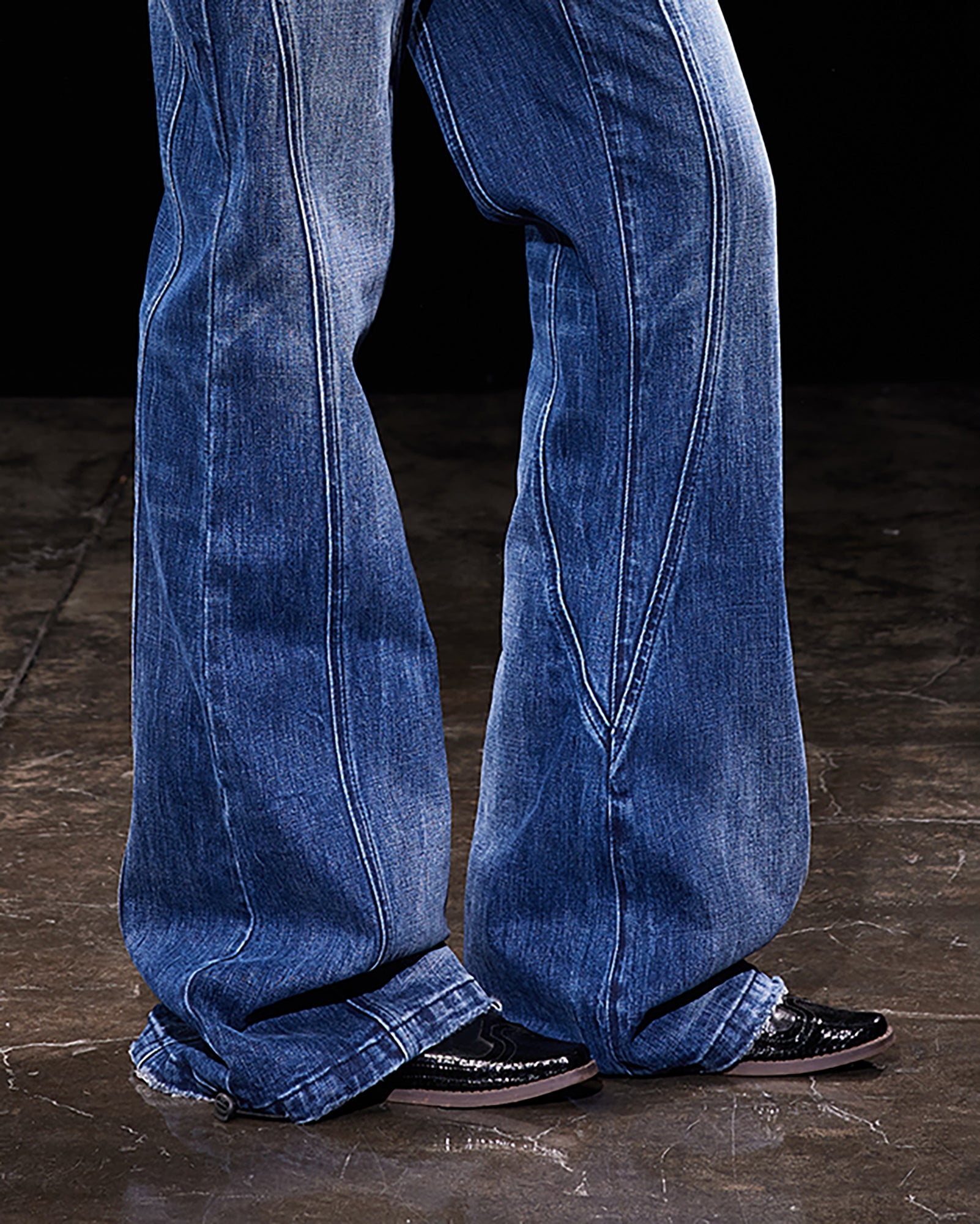 EMOHA Multi Panel Wide-Leg Washed Jeans