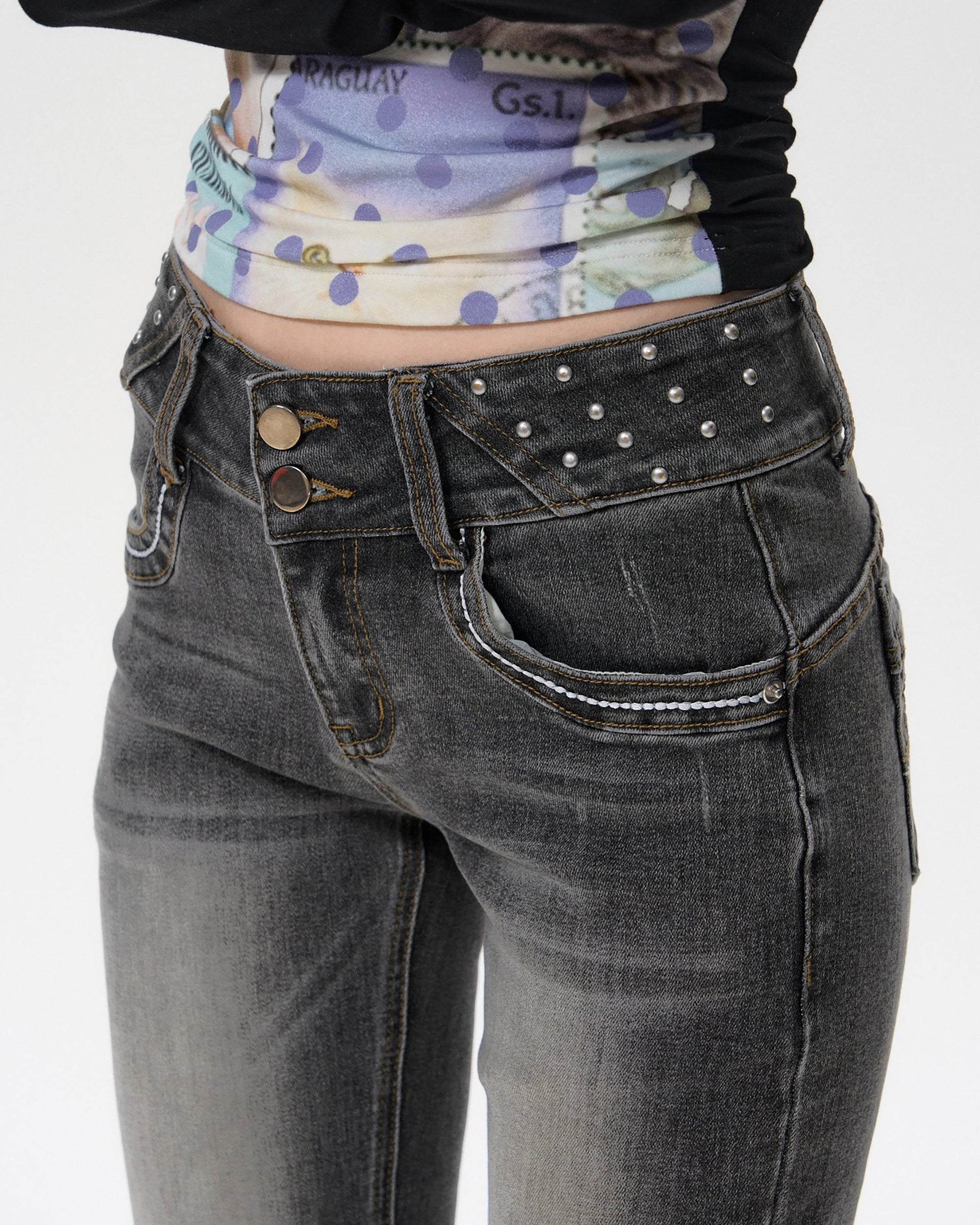 10AMSOTIIIIIIRED Classic Rivet Wasit Whisker Flared Jeans