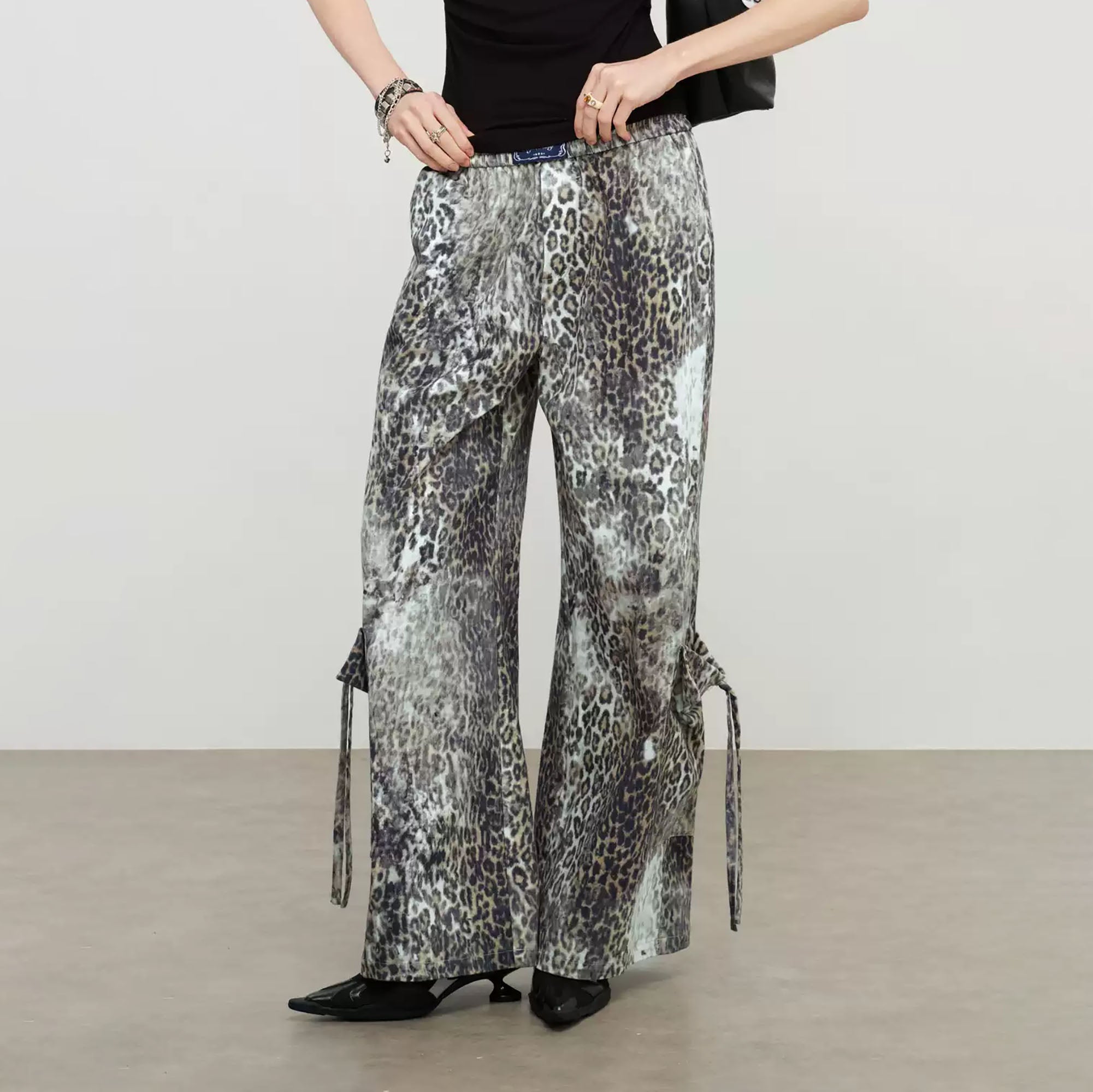 SOFITTE Leopard Full-Print Multi-Pocket Wide-Leg Pants