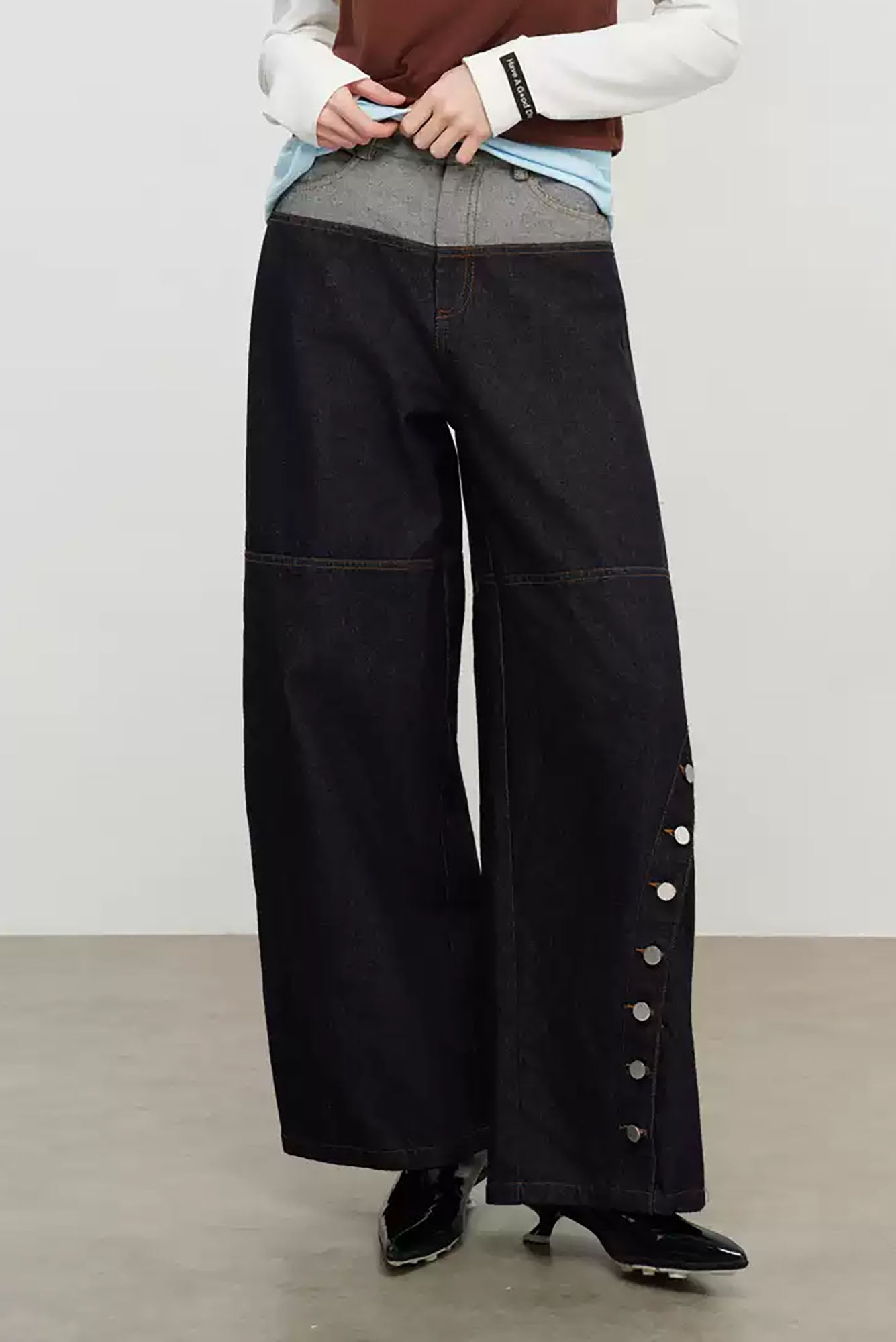 SOFITTE Contrast Waistband Asym Button Seam Raw Jeans