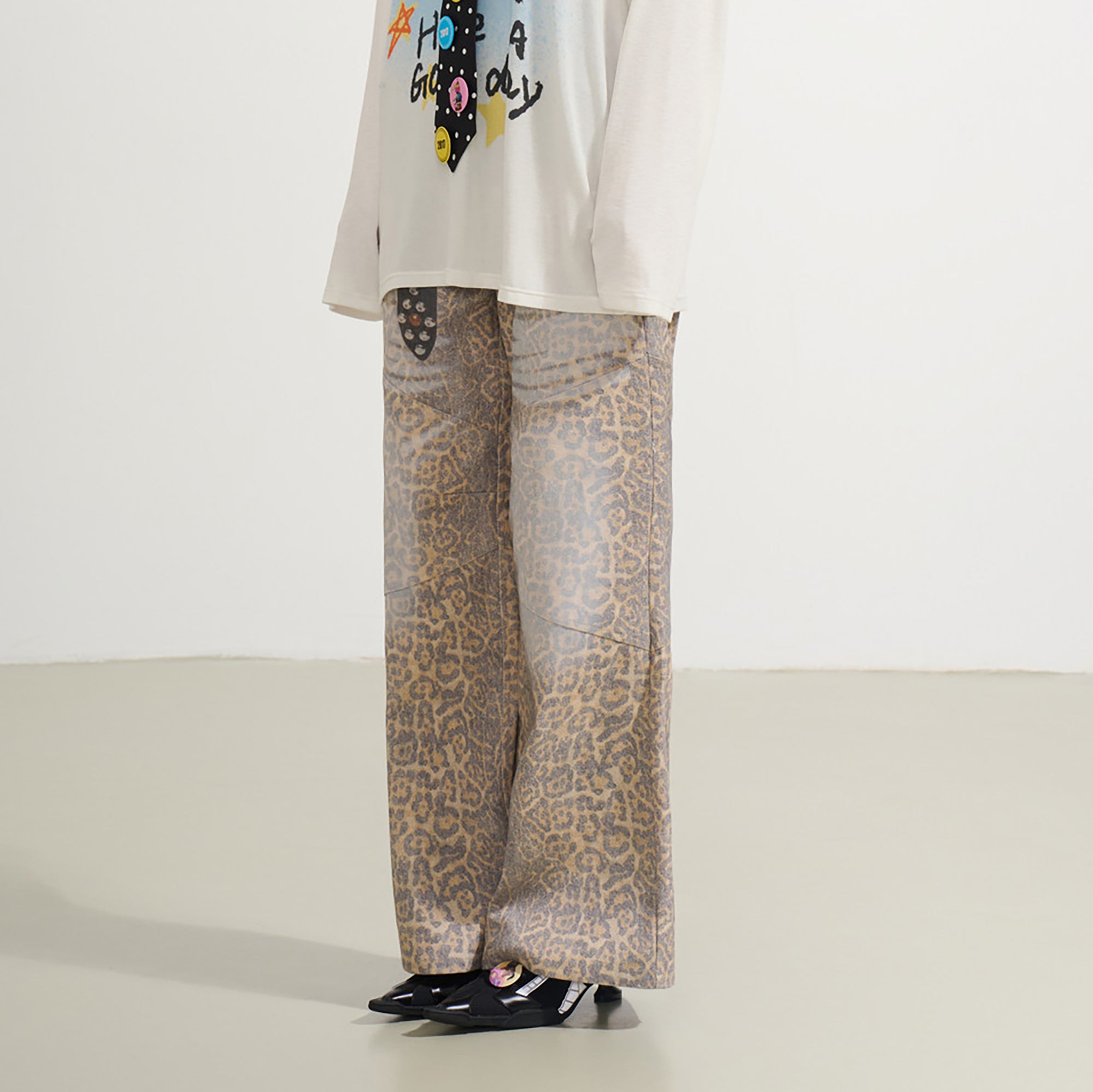 SOFITTE Distressed Leopard Full-Print Straight-Leg Pants