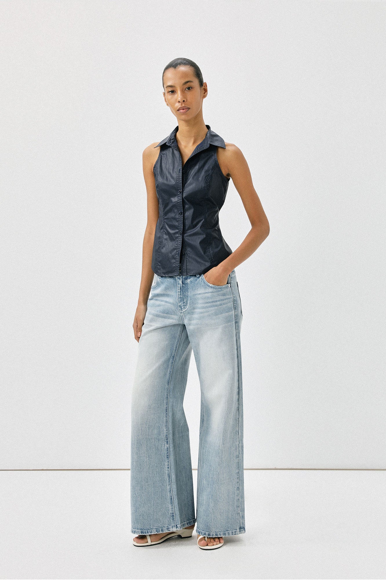 COMMAND N Coated Open-Back Buckle Sleeveless Shirt