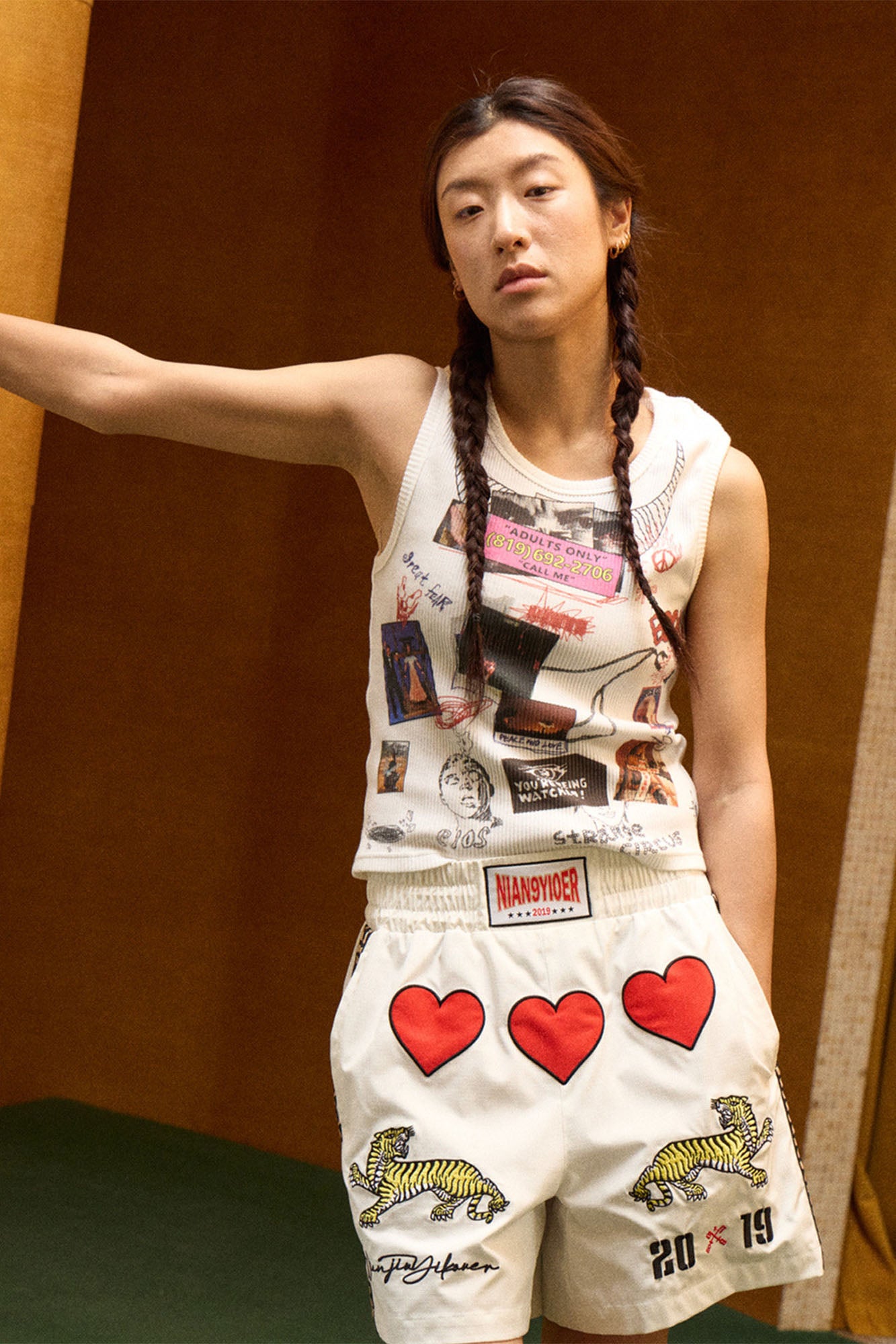 NIANJIUYIKOUER Collage Graphic Ribbed Tank Top