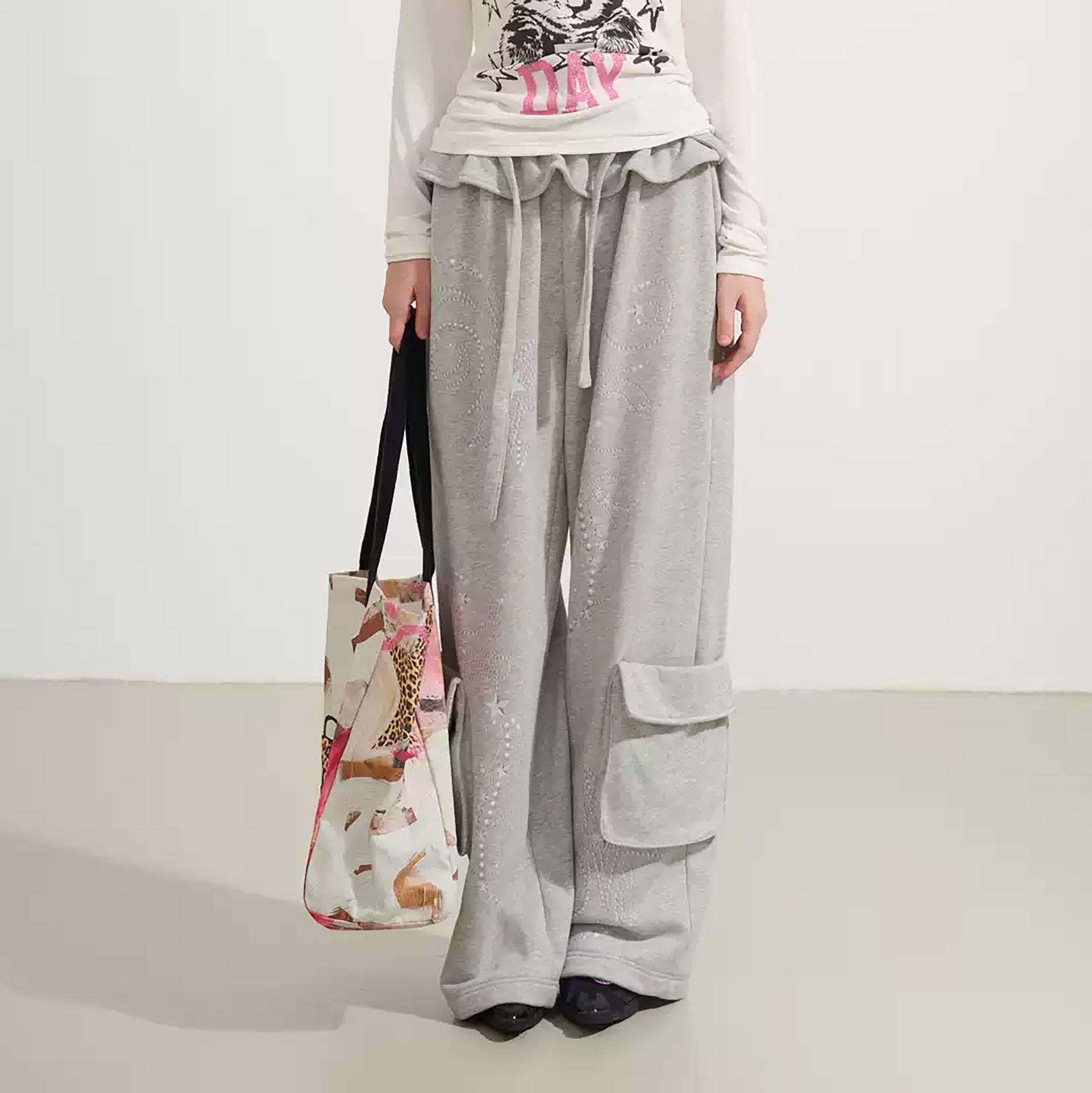 SOFITTE Ruffle-Waist Elastic Cargo Sweatpants