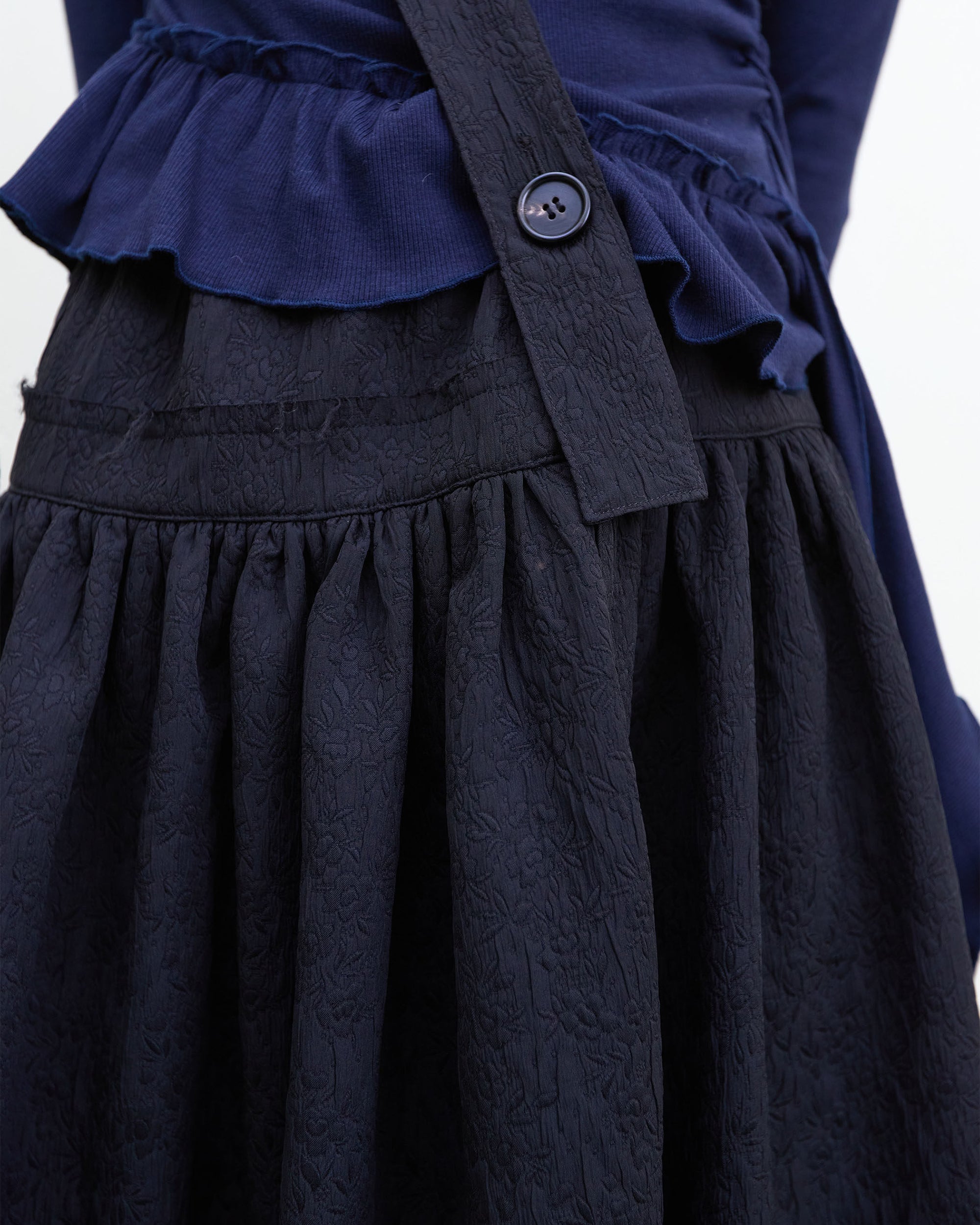 NEVERSEEZ Diagonal Strap Jacquard Umbrella Skirt