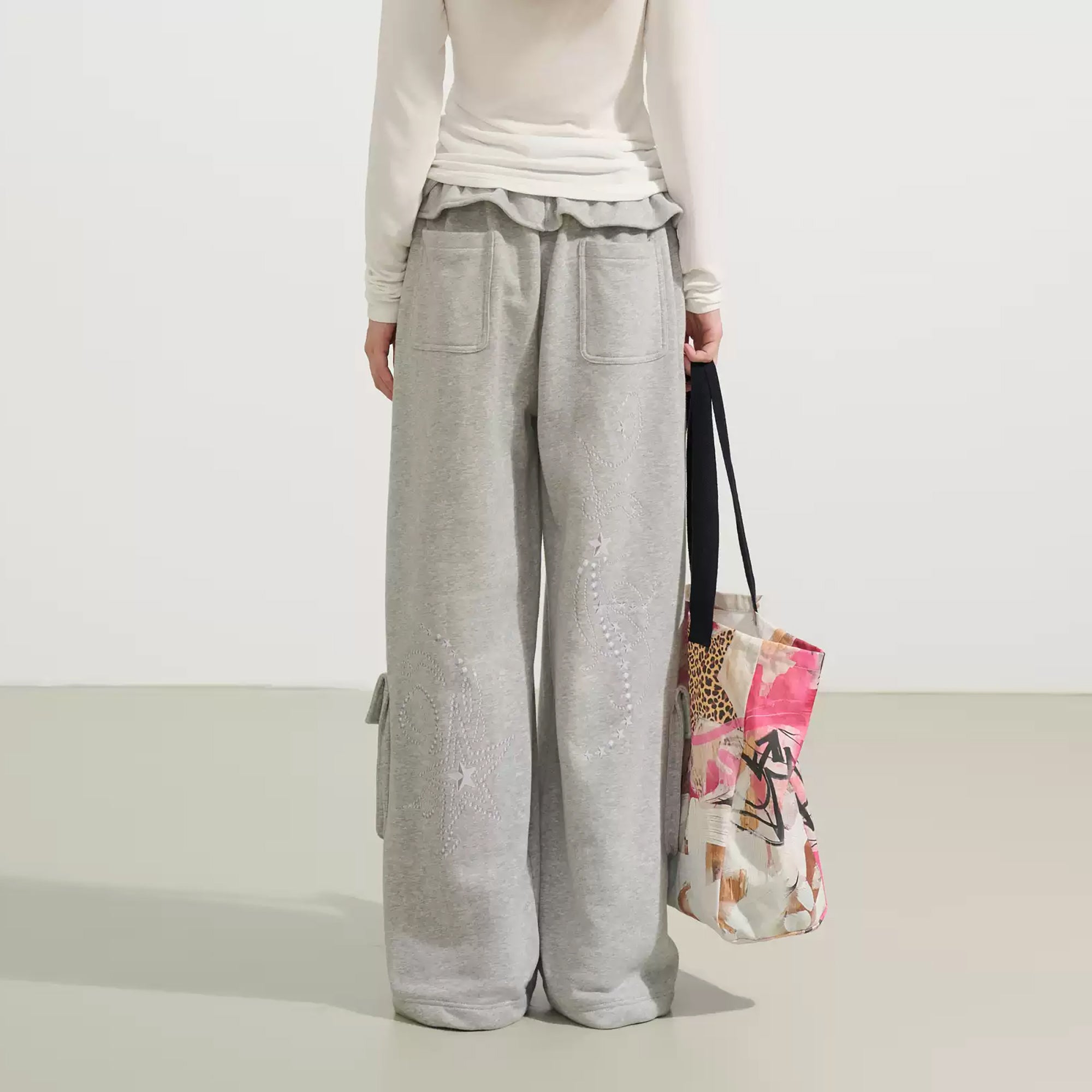 SOFITTE Ruffle-Waist Elastic Cargo Sweatpants