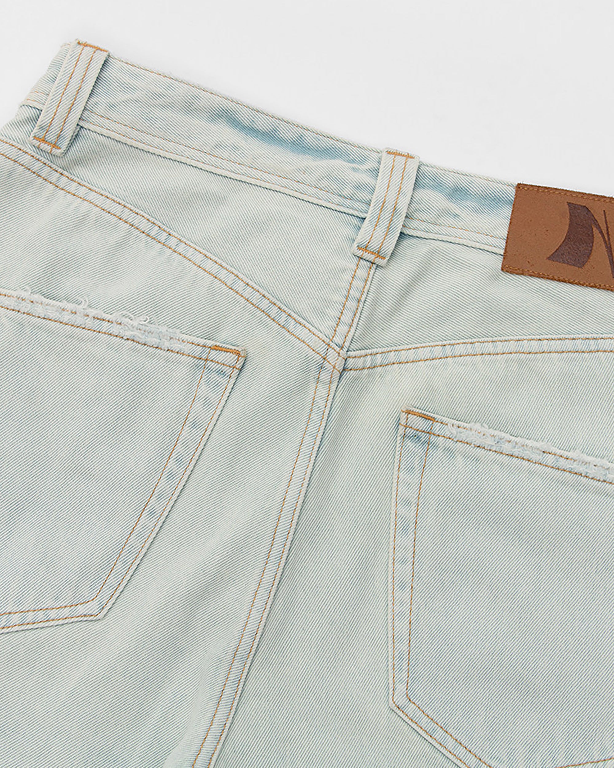 COMMAND N Light Wash Distressed Straight-Leg Jeans