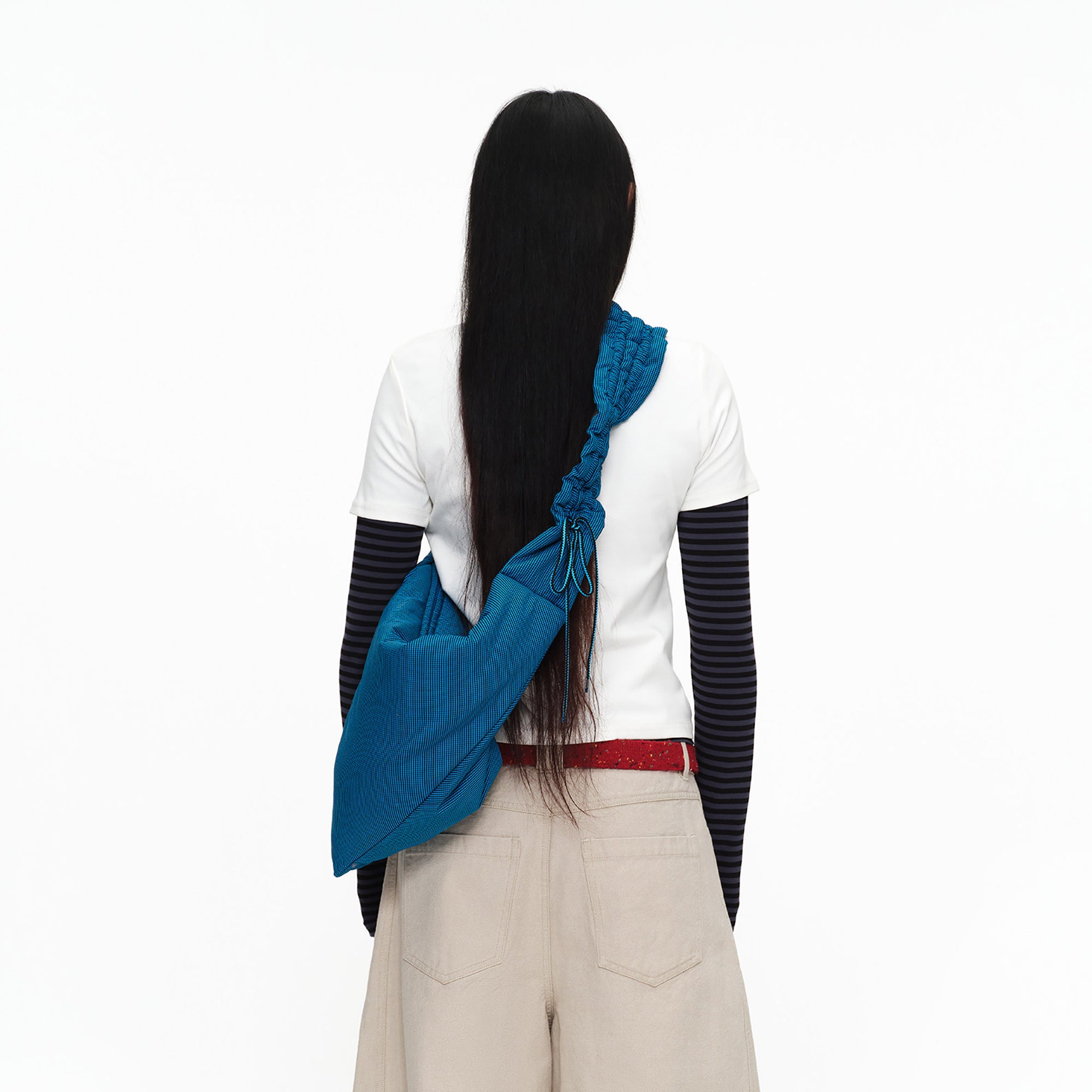 OINIMI Ruched Strap Triangle Sling Bag