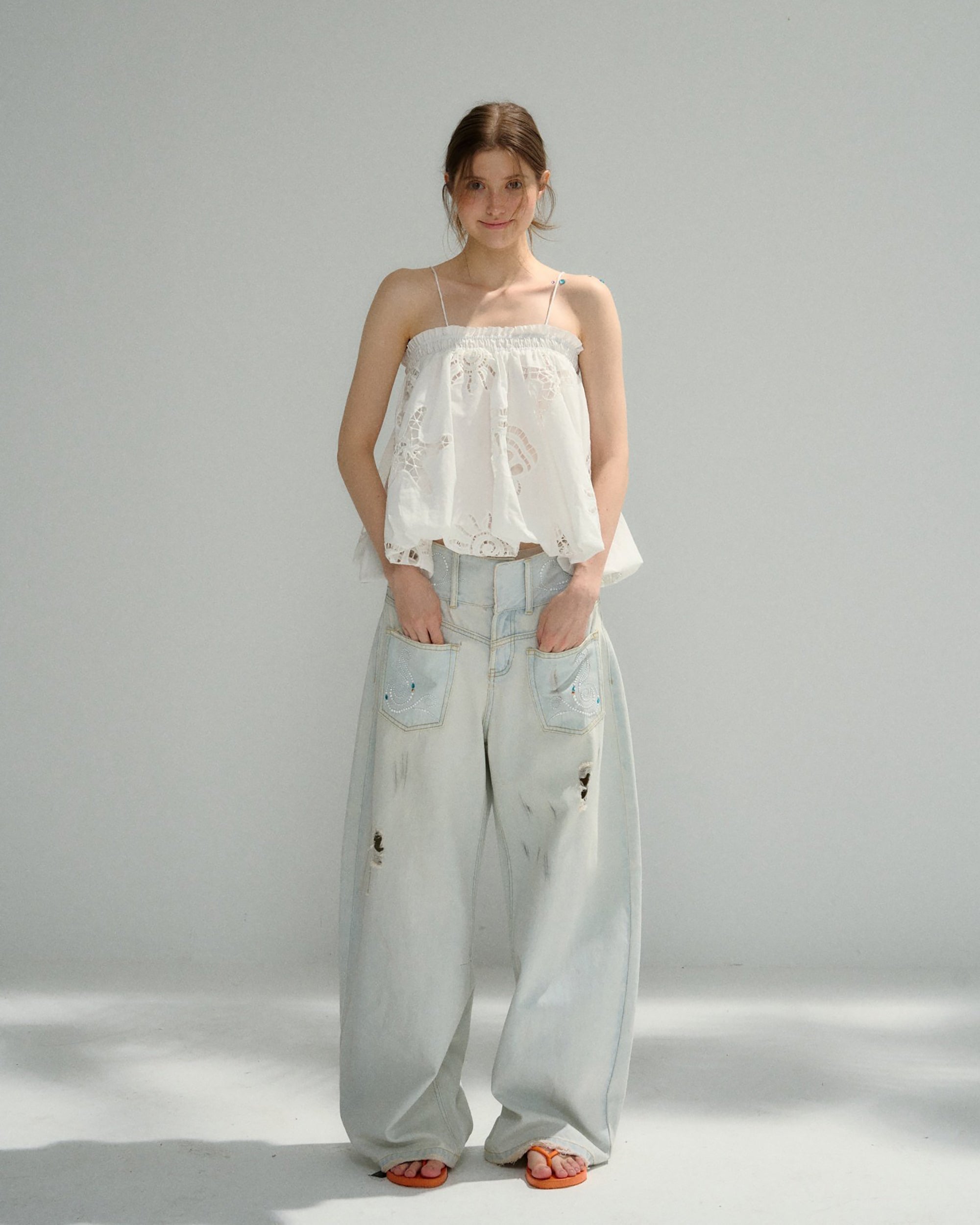 10AMSOTIIIIIIRED Distressed Wave Diamond Wide Waist Curved Jeans