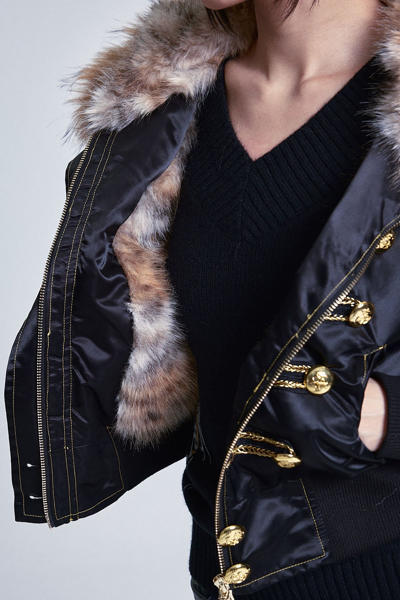 NONAME SPACE Retro Gold-Button Fur-Trim Bomber Jacket