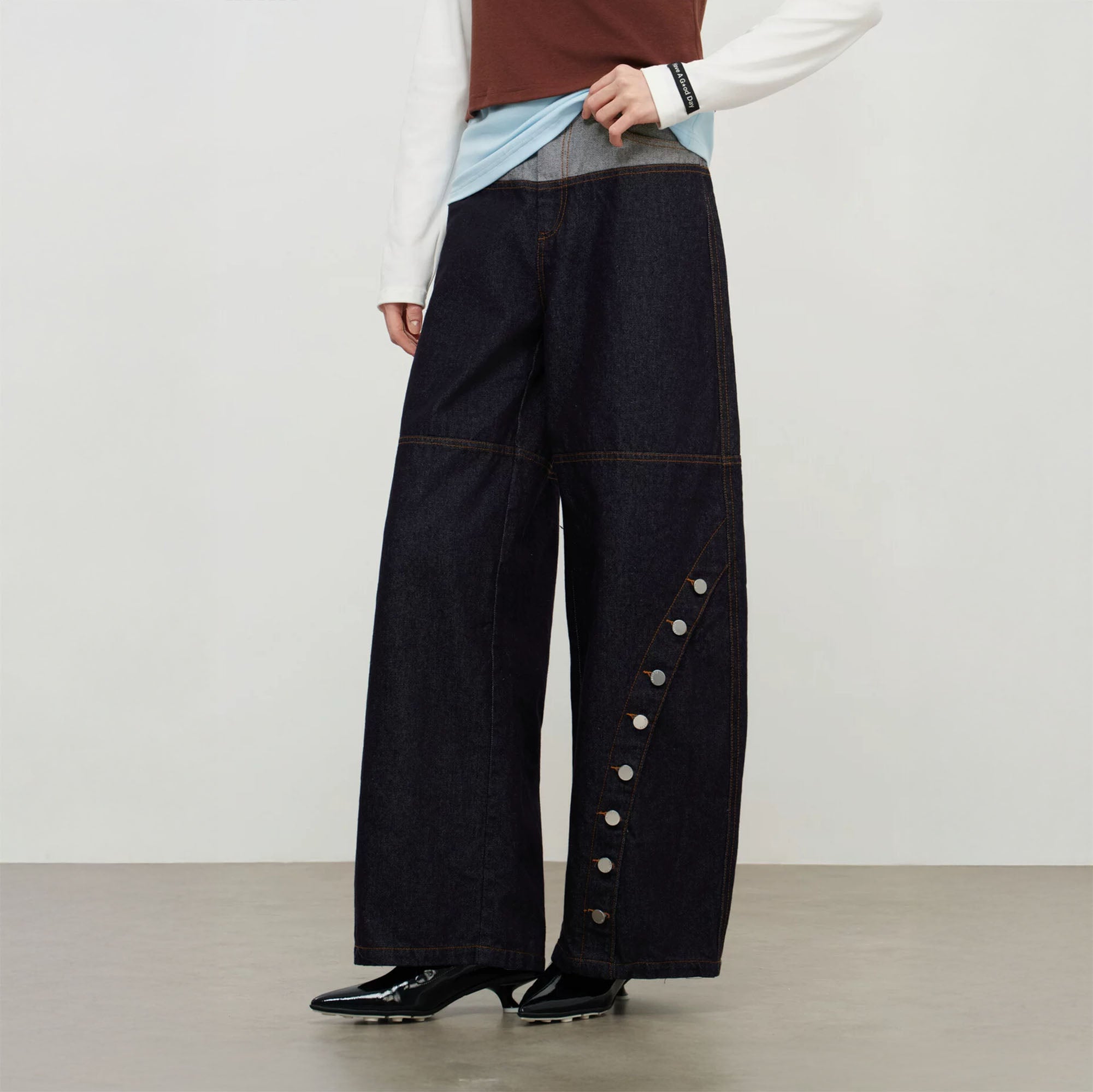 SOFITTE Contrast Waistband Asym Button Seam Raw Jeans