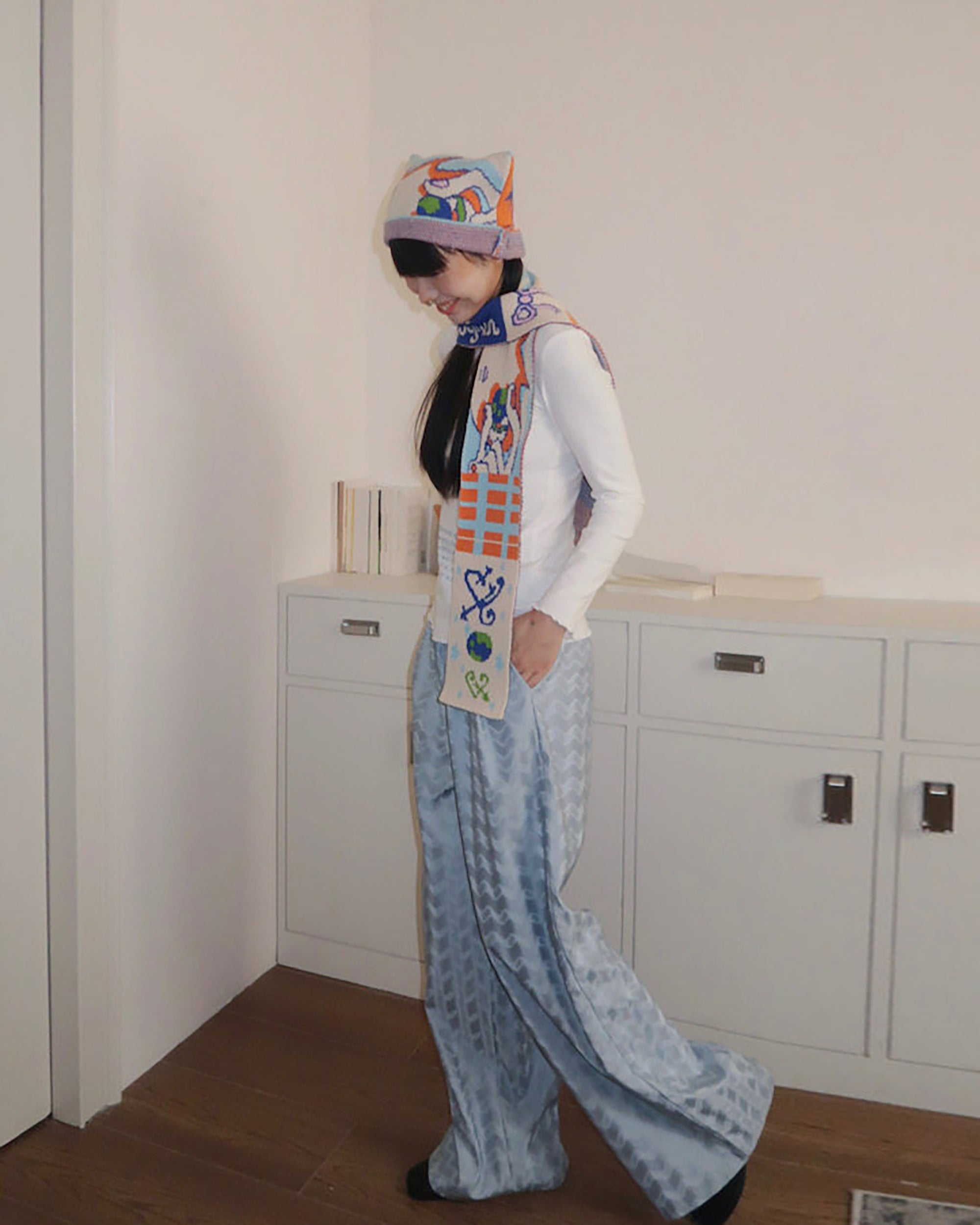 UNSOCIAL NIGHT x OLIWA Playful Graphic Knit Scarf