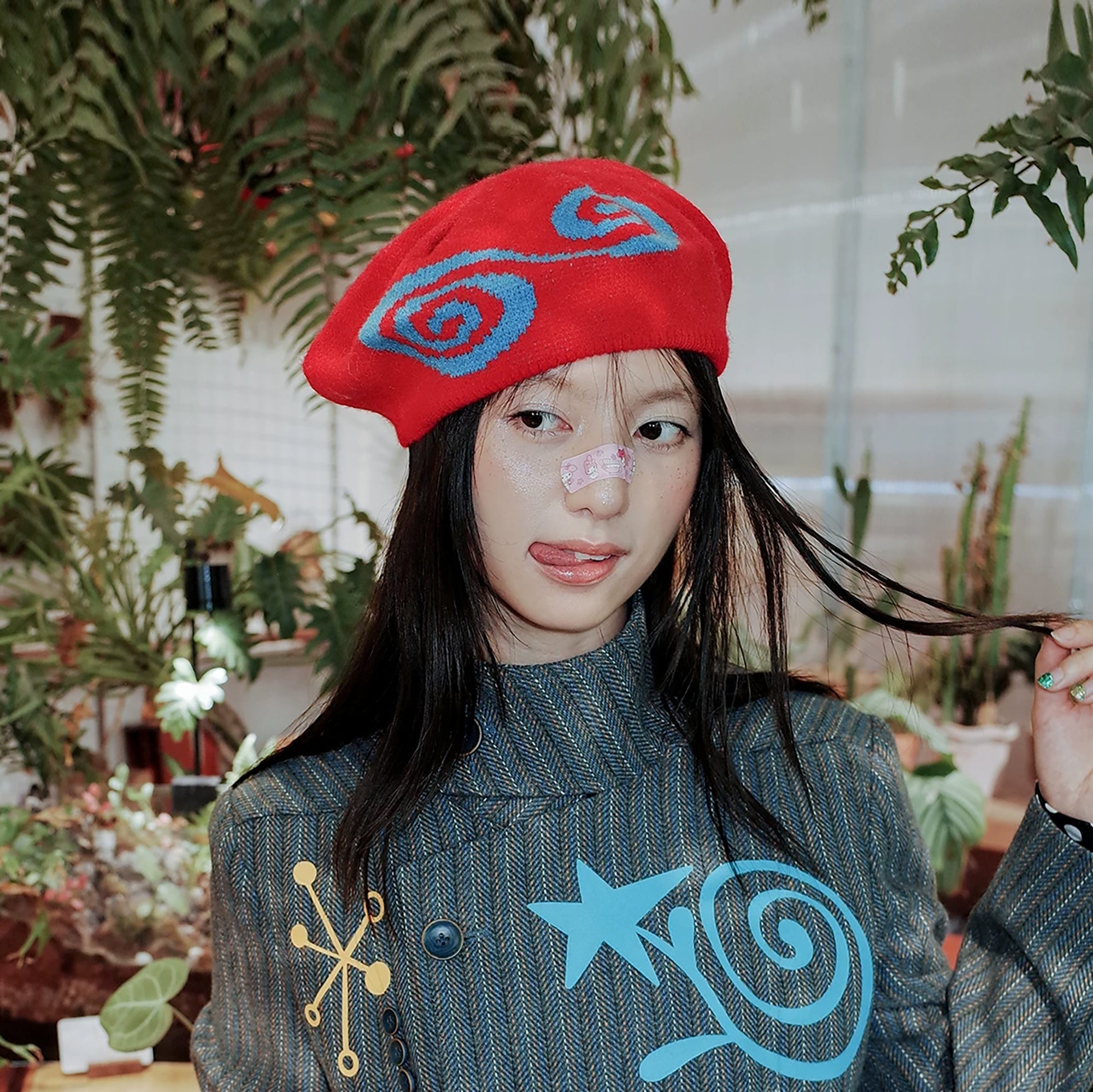 UNSOCIAL NIGHT Reversible Graphic Polka-Dot Knit Beret & Scarf