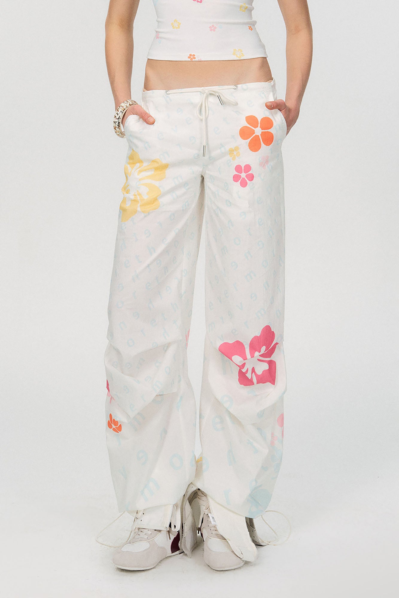 THE NEVERMORE Floral LOGO Full-Print Drawstring Pants