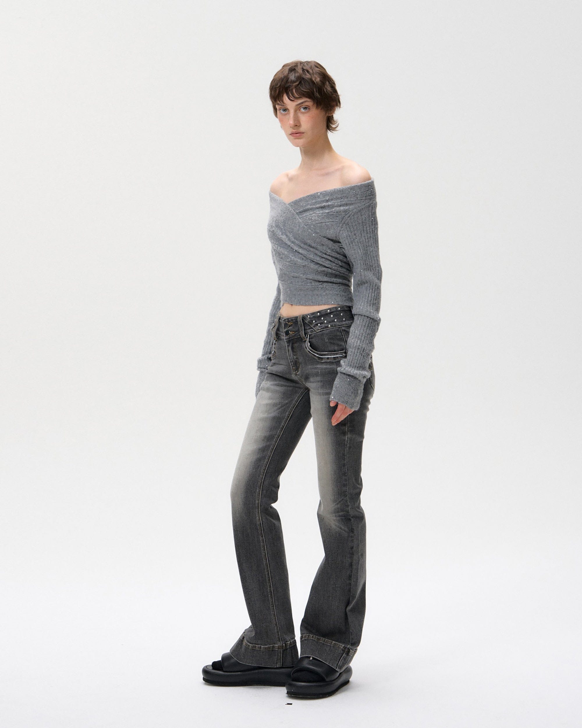 10AMSOTIIIIIIRED Classic Rivet Wasit Whisker Flared Jeans